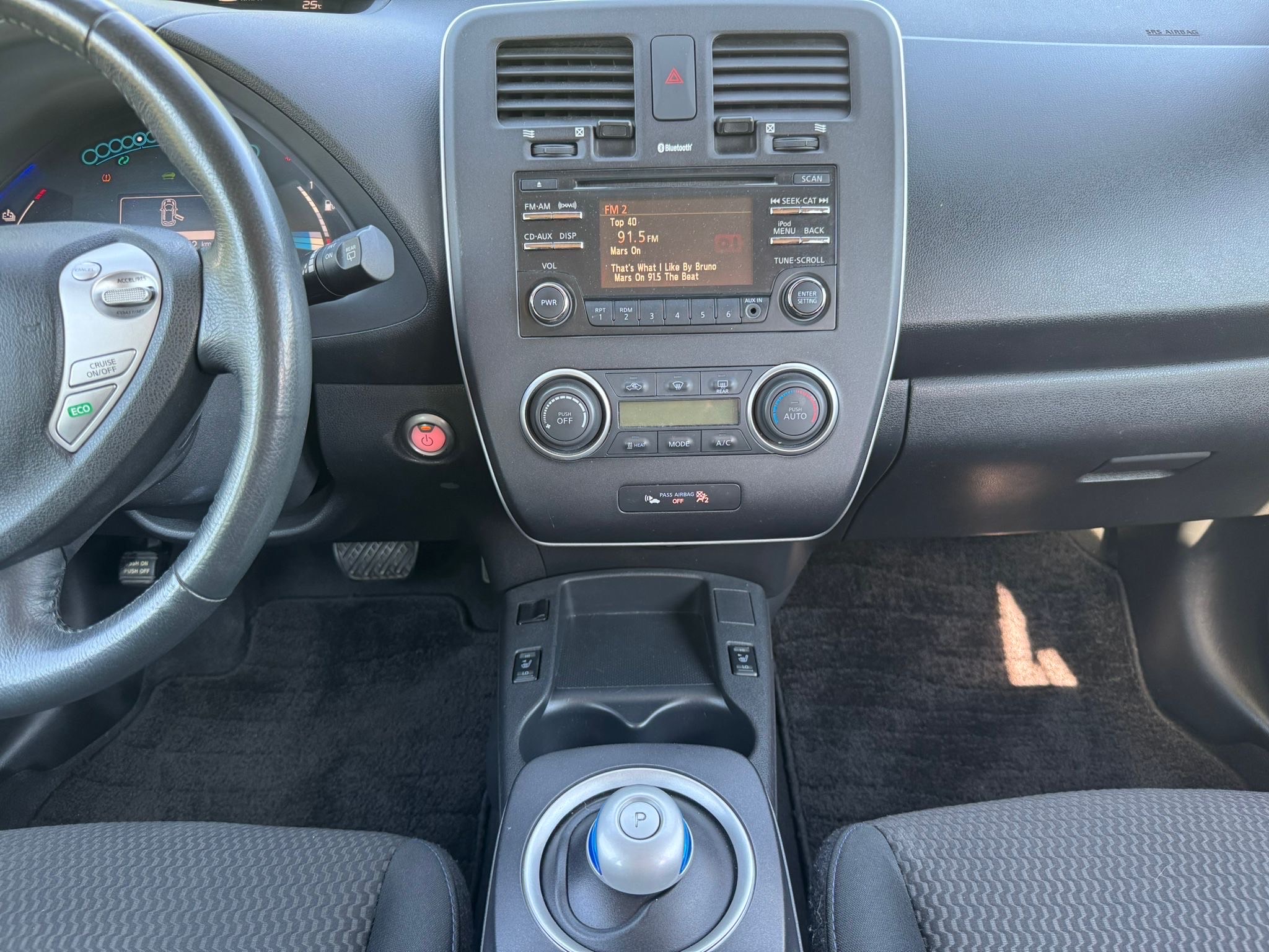 /canadacars/2015-Nissan-LEAF-030215115092788514.jpg