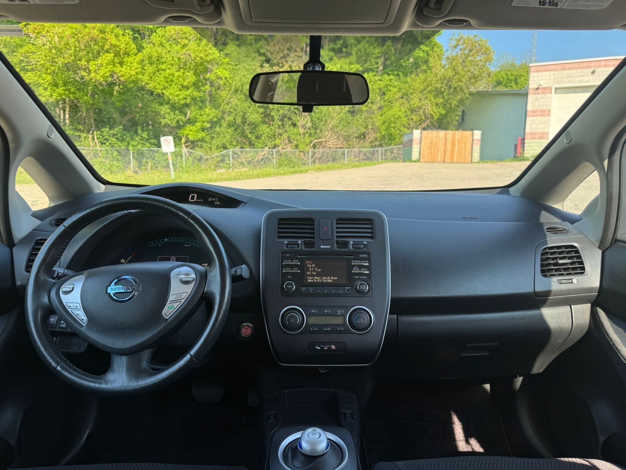 /canadacars/2015-Nissan-LEAF-15601268298532278.jpg