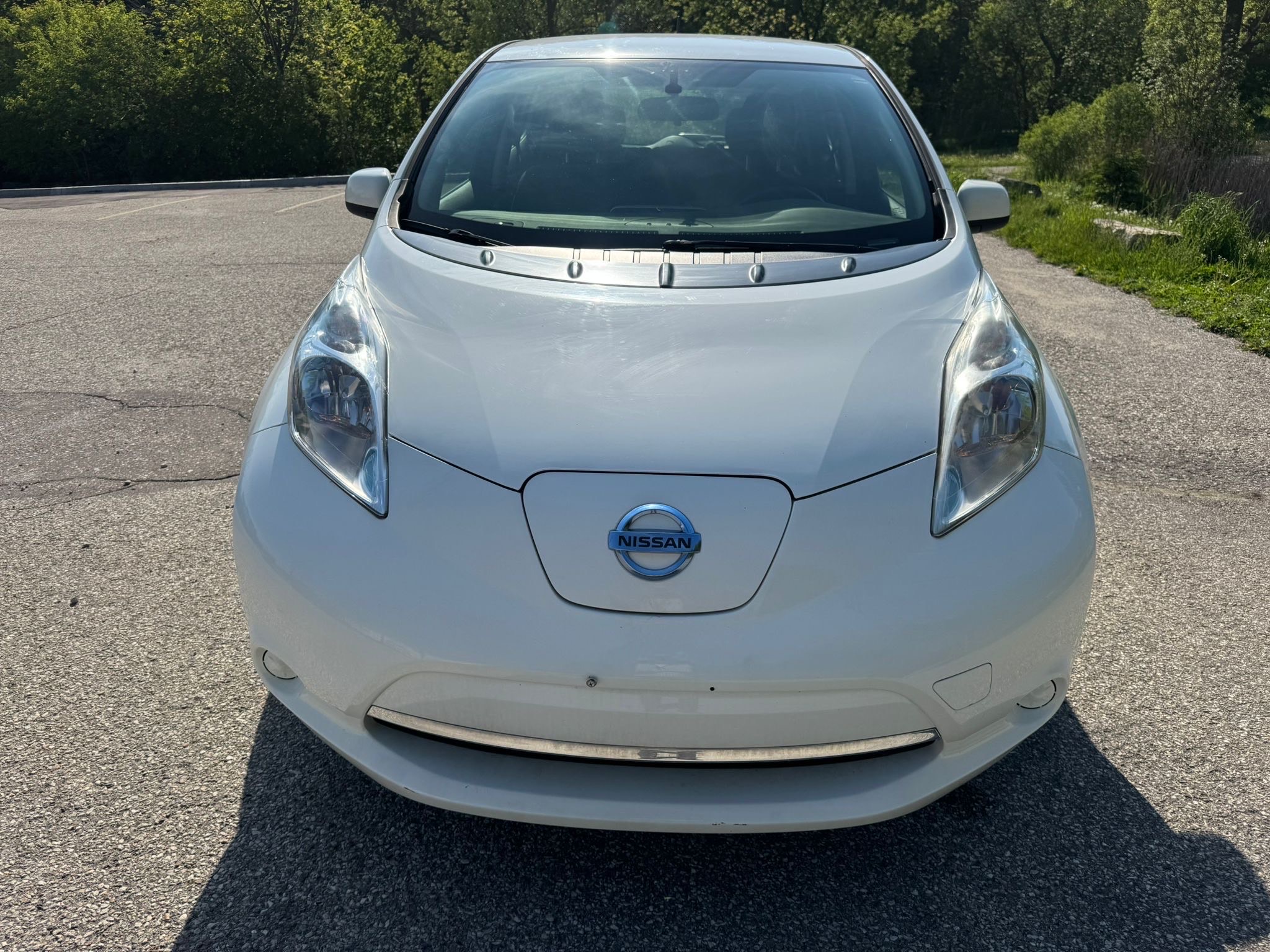 /canadacars/2015-Nissan-LEAF-4661131638057081.jpg