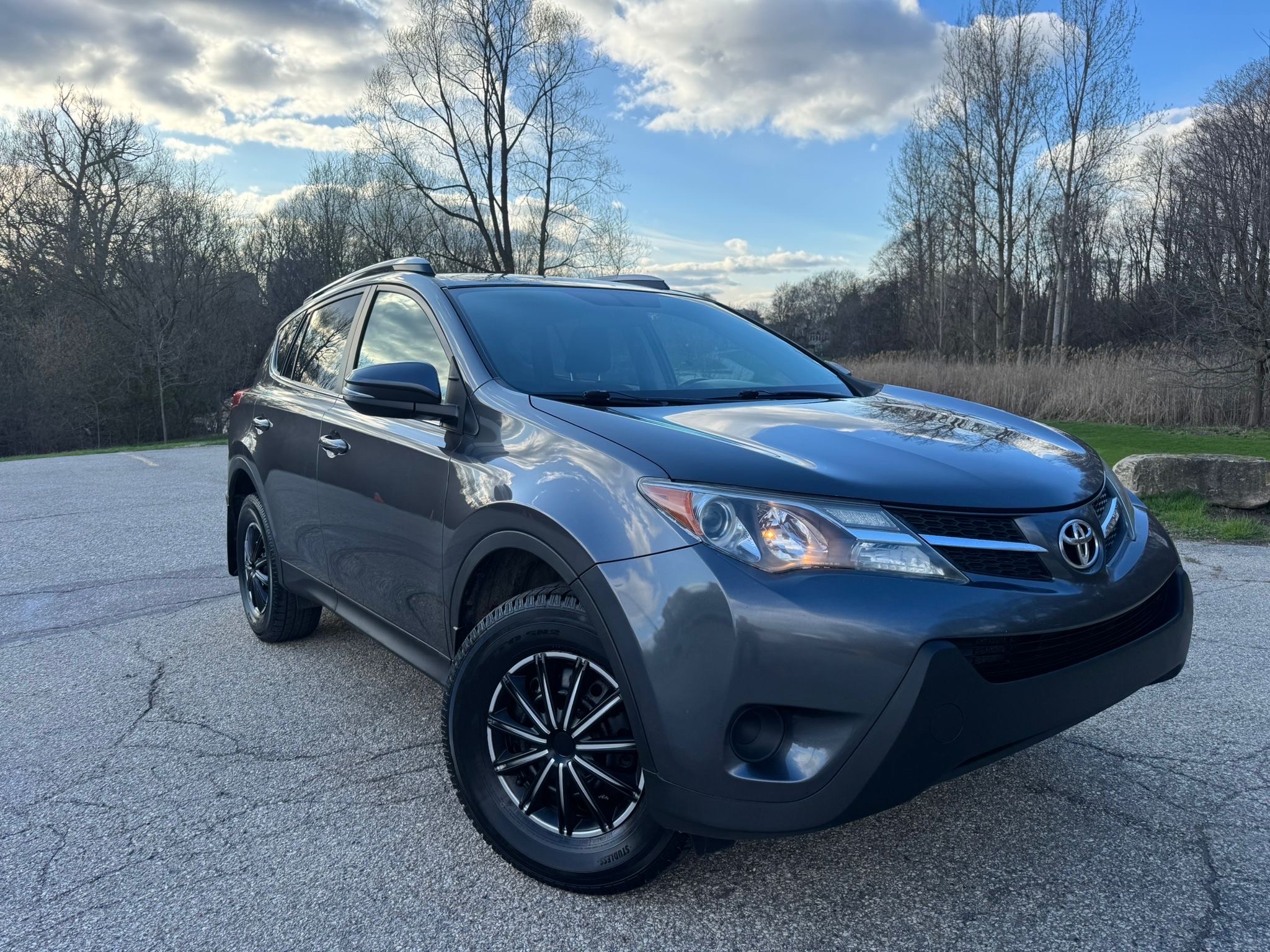 /canadacars/2015-Toyota-RAV4-022840948816913675.jpg
