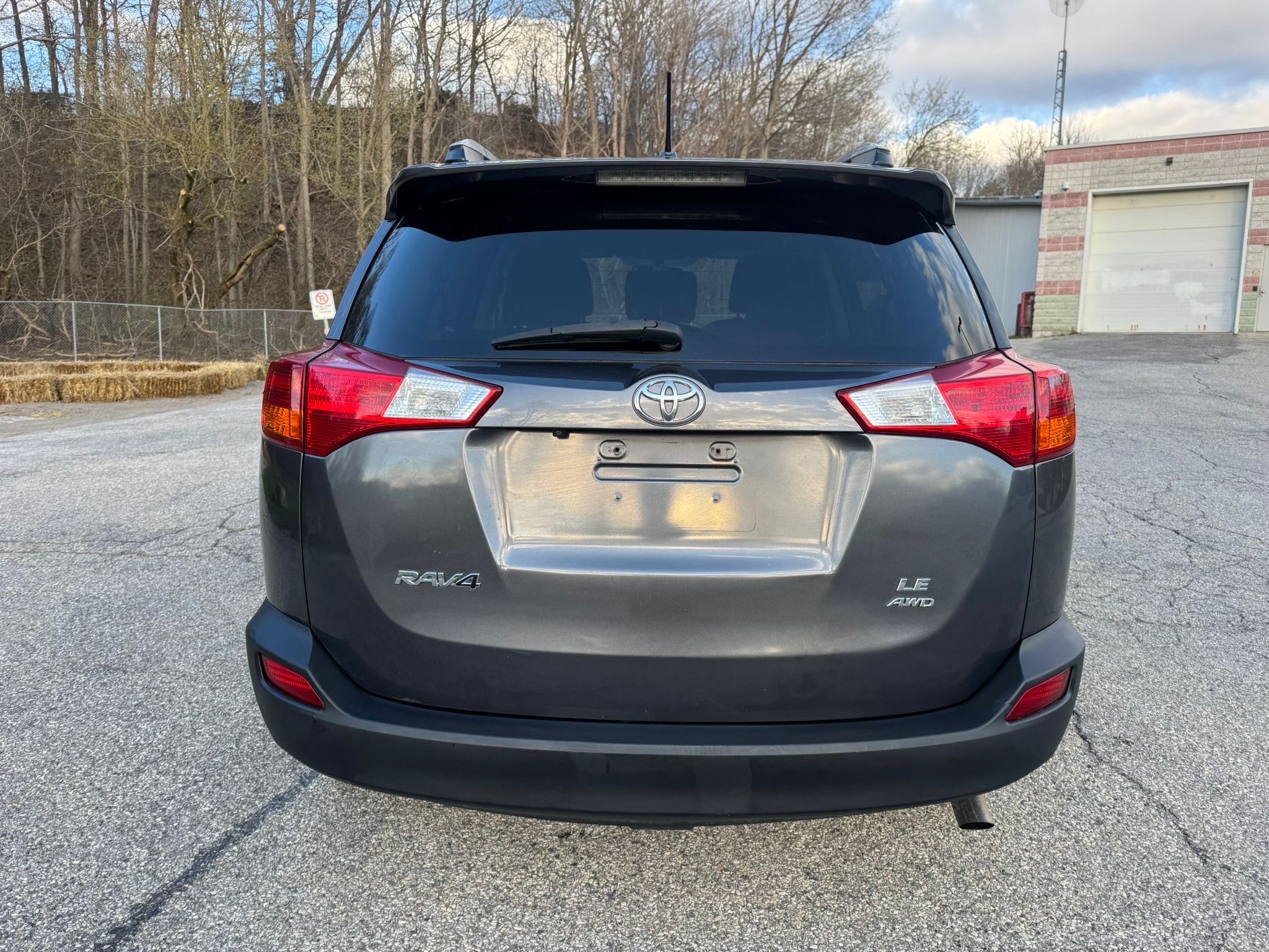 /canadacars/2015-Toyota-RAV4-15480019723566696.jpg