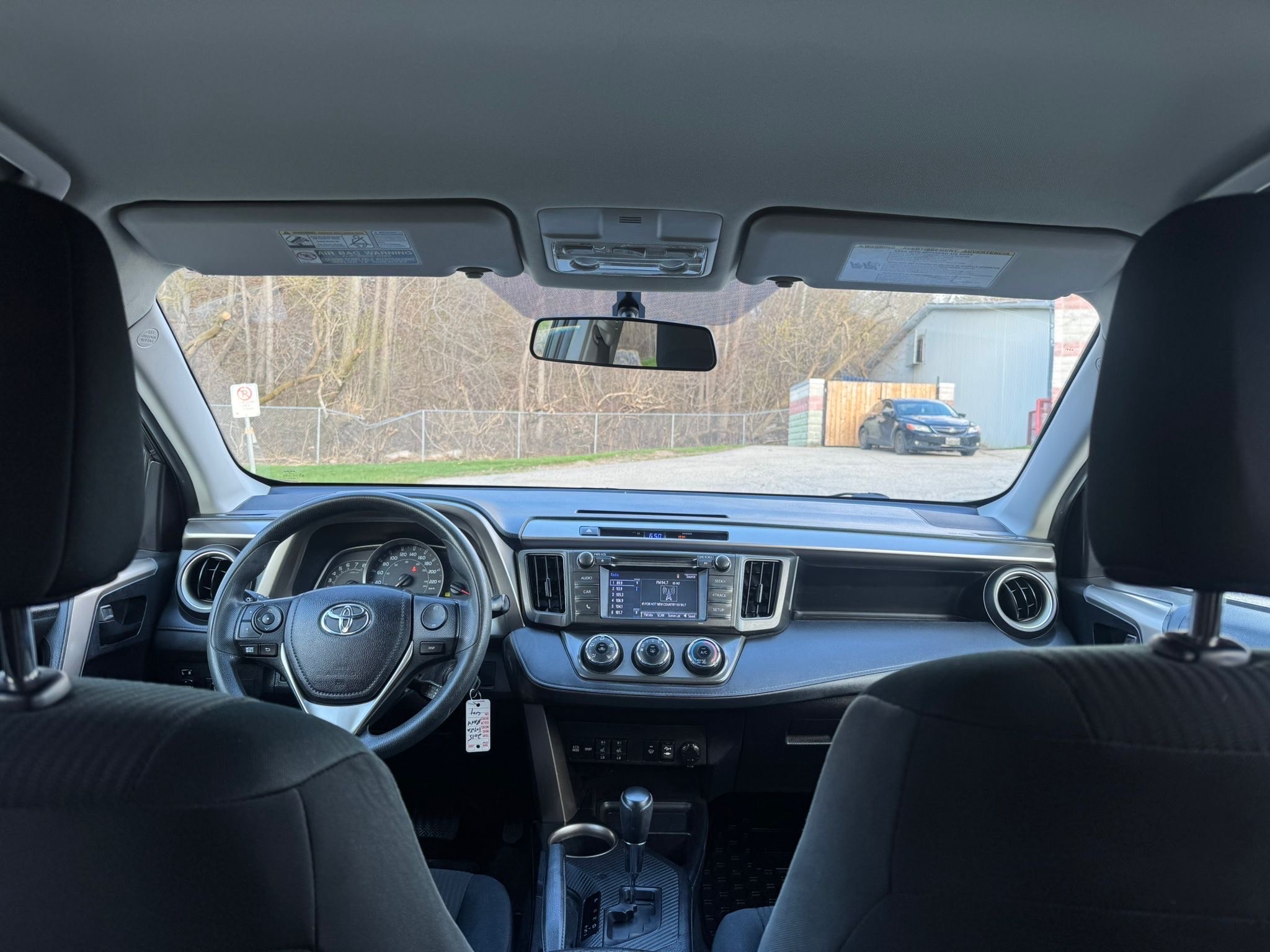 /canadacars/2015-Toyota-RAV4-21147421288009793.jpg