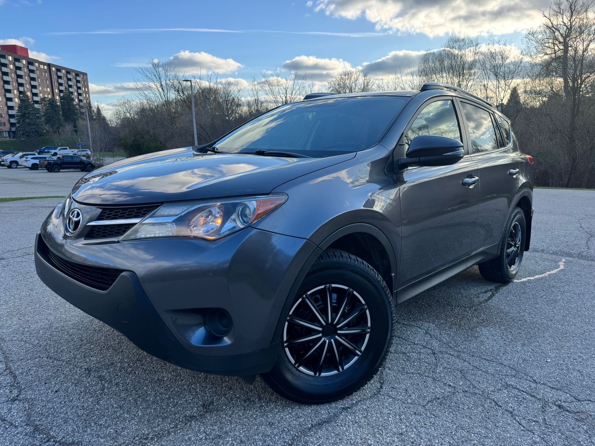 /canadacars/2015-Toyota-RAV4-2796618869031364.jpg