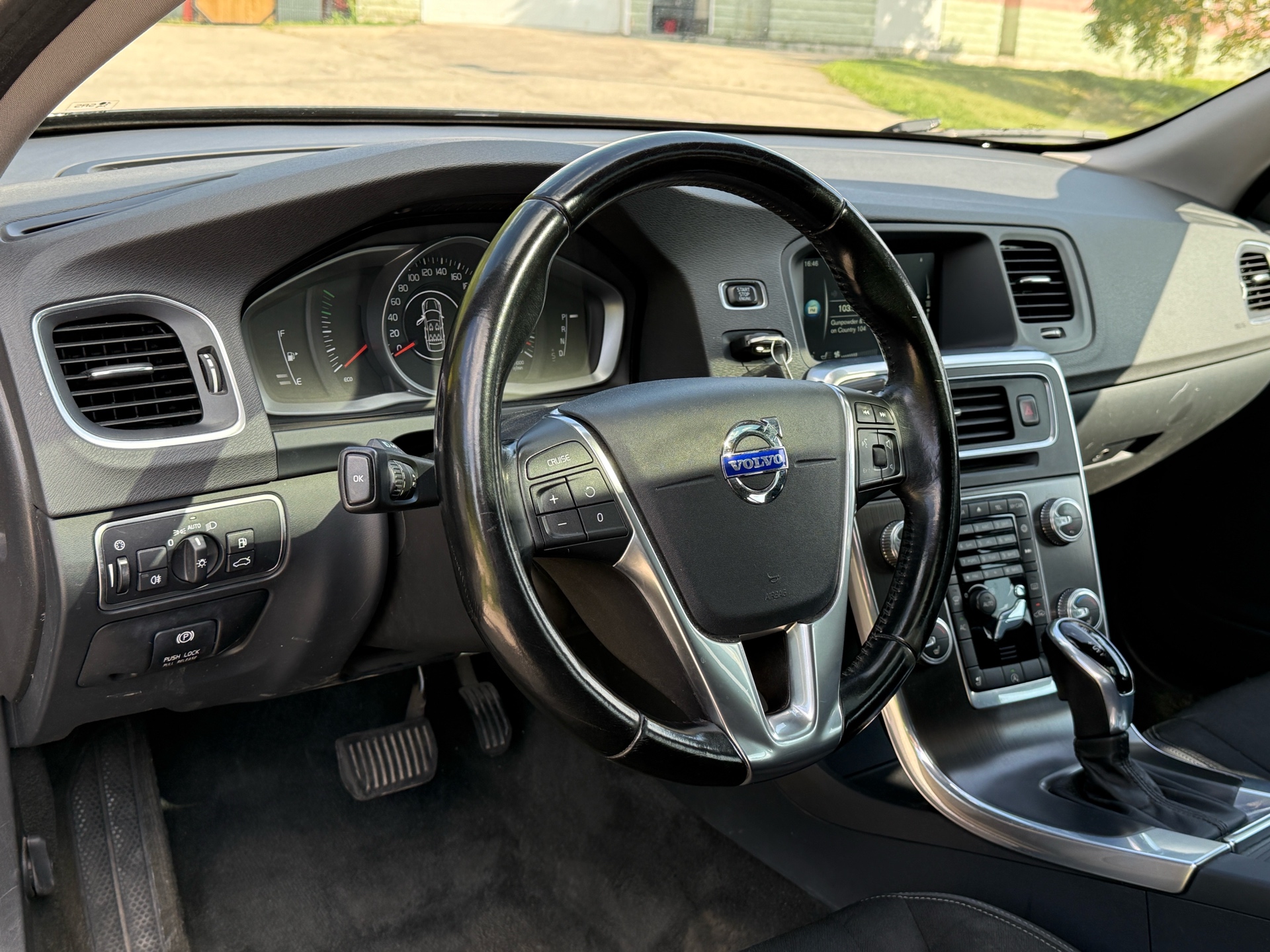 /canadacars/2015-Volvo-V60-38972837731339793.jpg