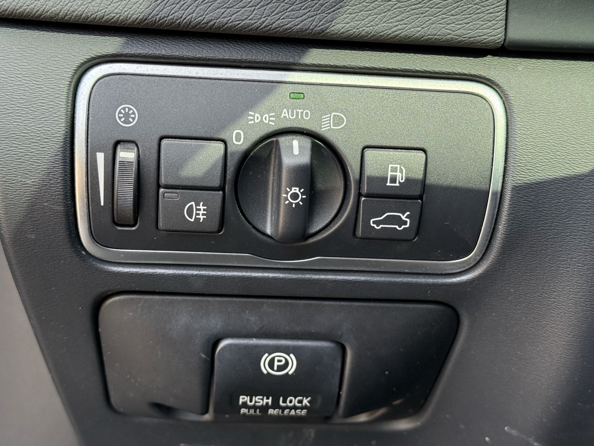 /canadacars/2015-Volvo-V60-4574938617064508.jpg