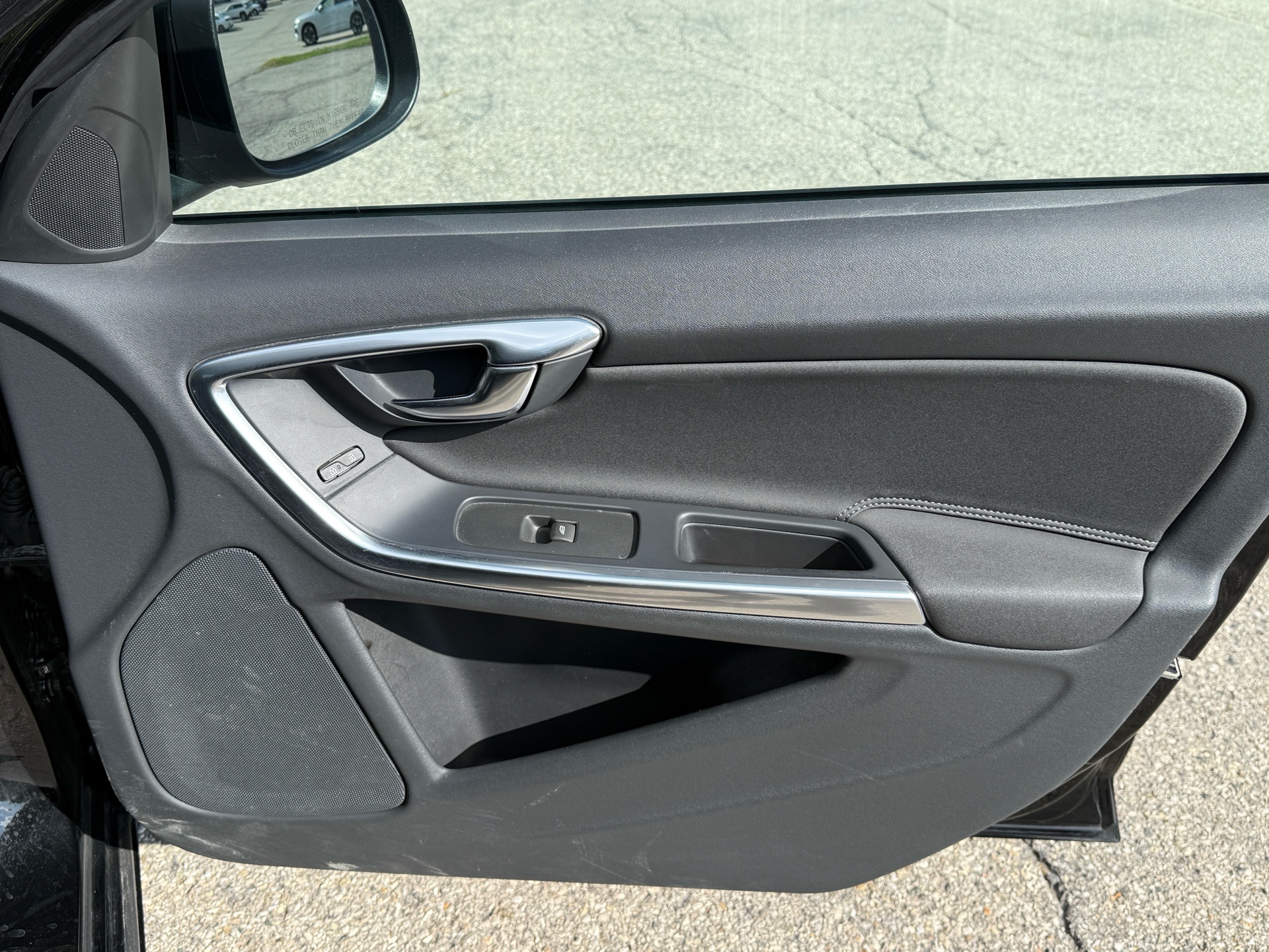 /canadacars/2015-Volvo-V60-5371158277028367.jpg