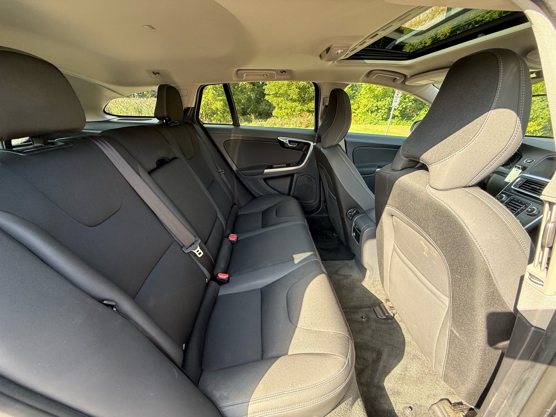 /canadacars/2015-Volvo-V60-9213167222602594.jpg