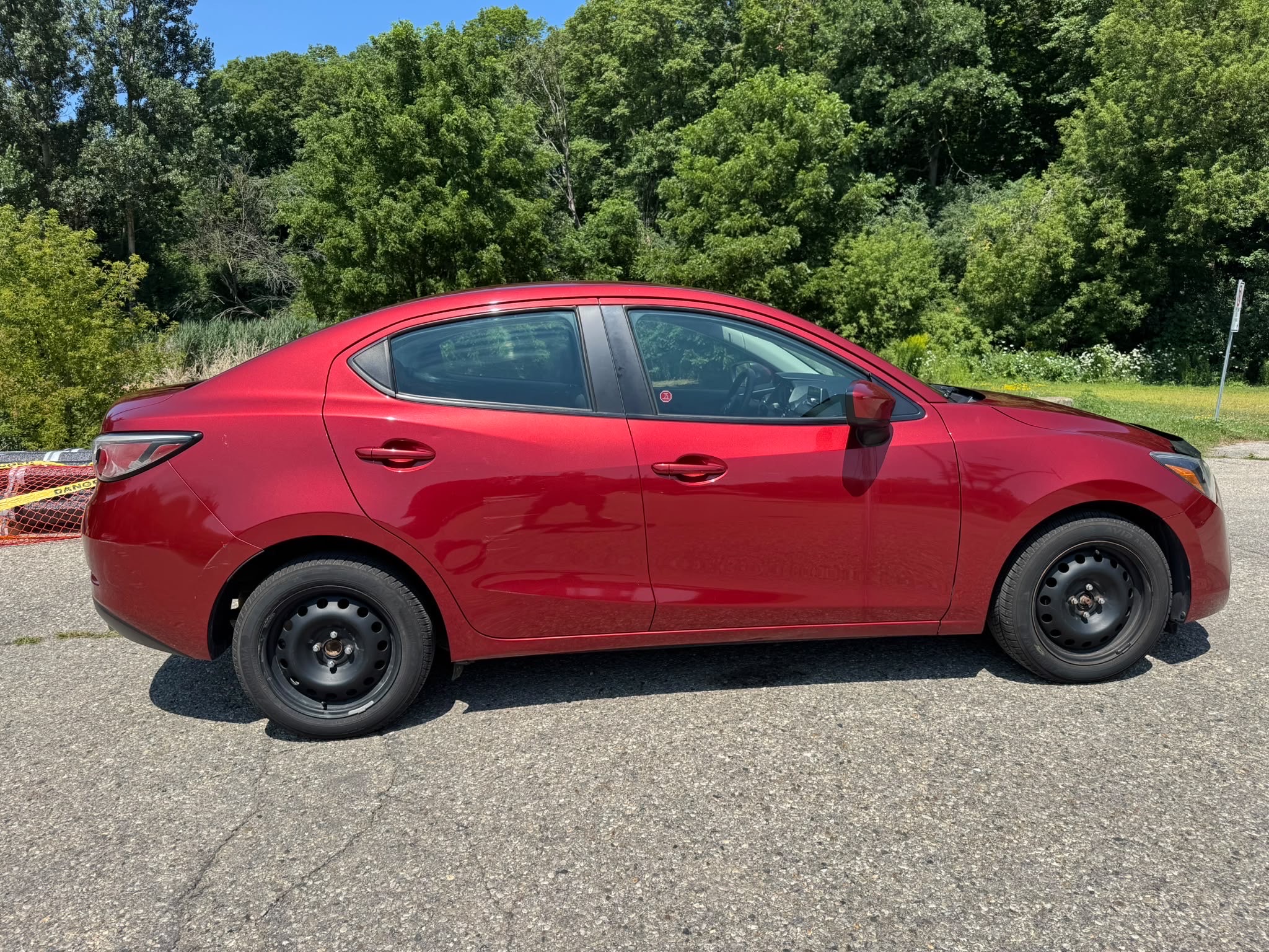 /canadacars/2016-Toyota-Yaris-005884136283790475.jpg