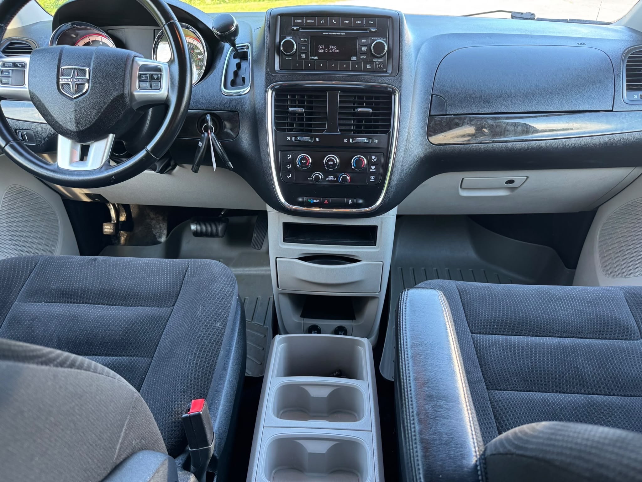 /canadacars/2017-Dodge-GrandCaravan-4943517533471662.jpg