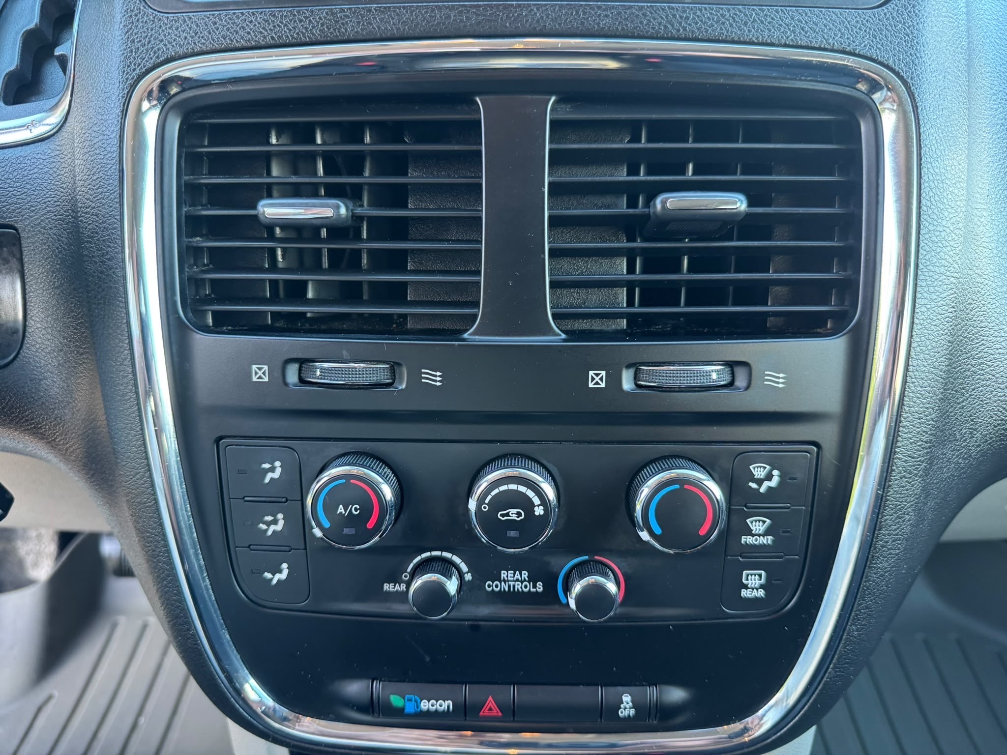 /canadacars/2017-Dodge-GrandCaravan-8852926748226859.jpg