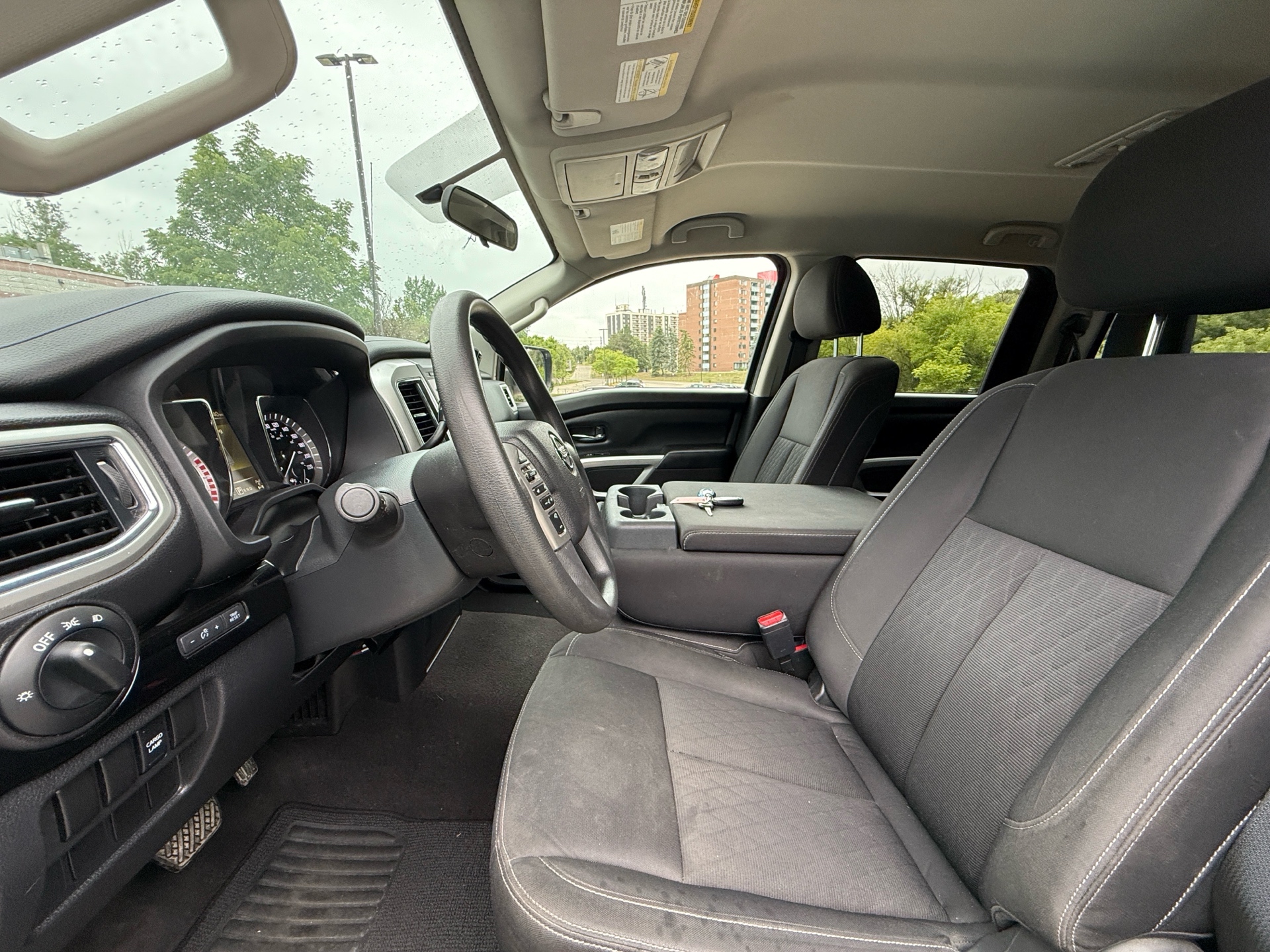 /canadacars/2017-Nissan-Titan-13815561394849674.jpg