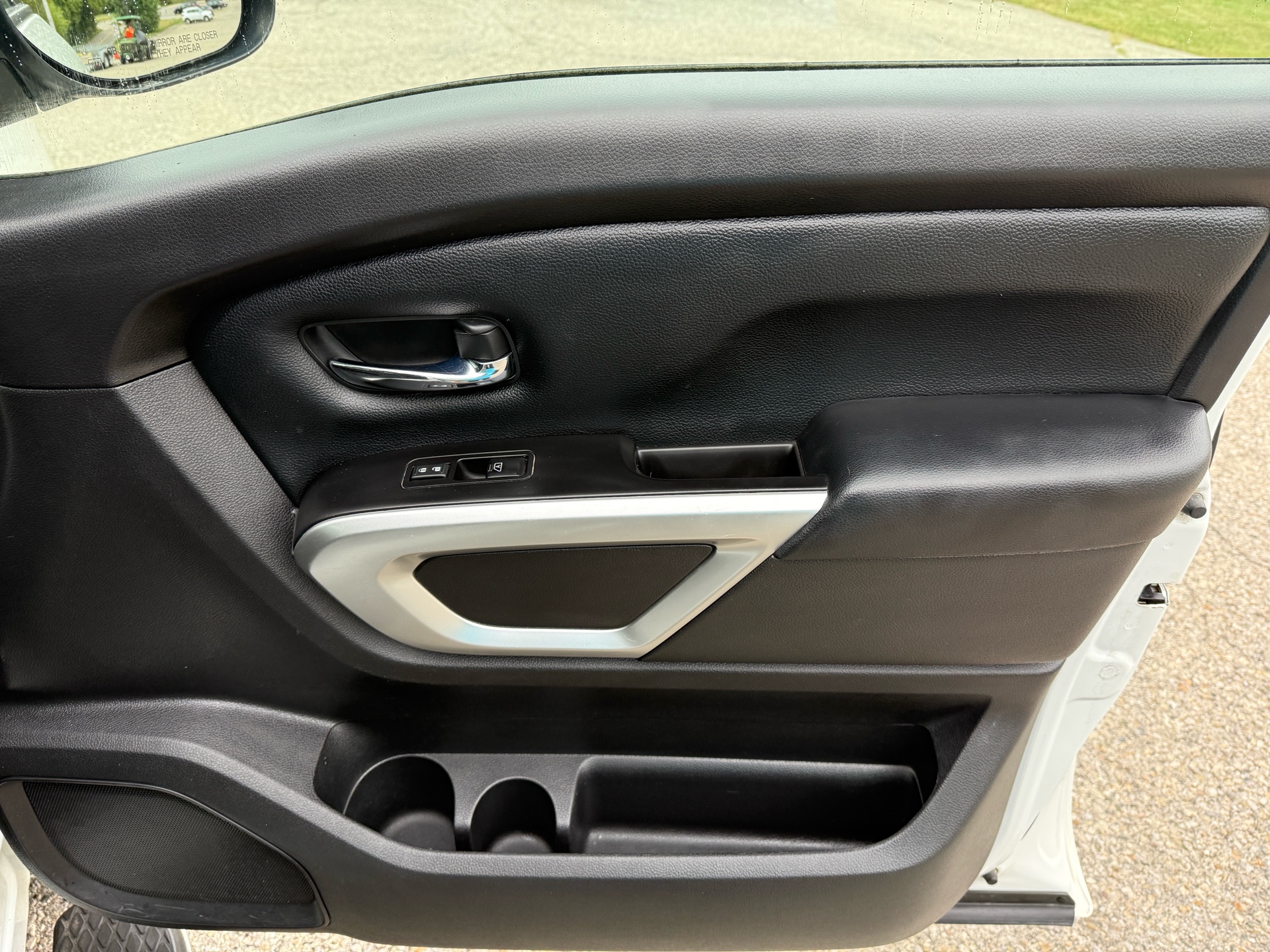 /canadacars/2017-Nissan-Titan-1960453869764498.jpg