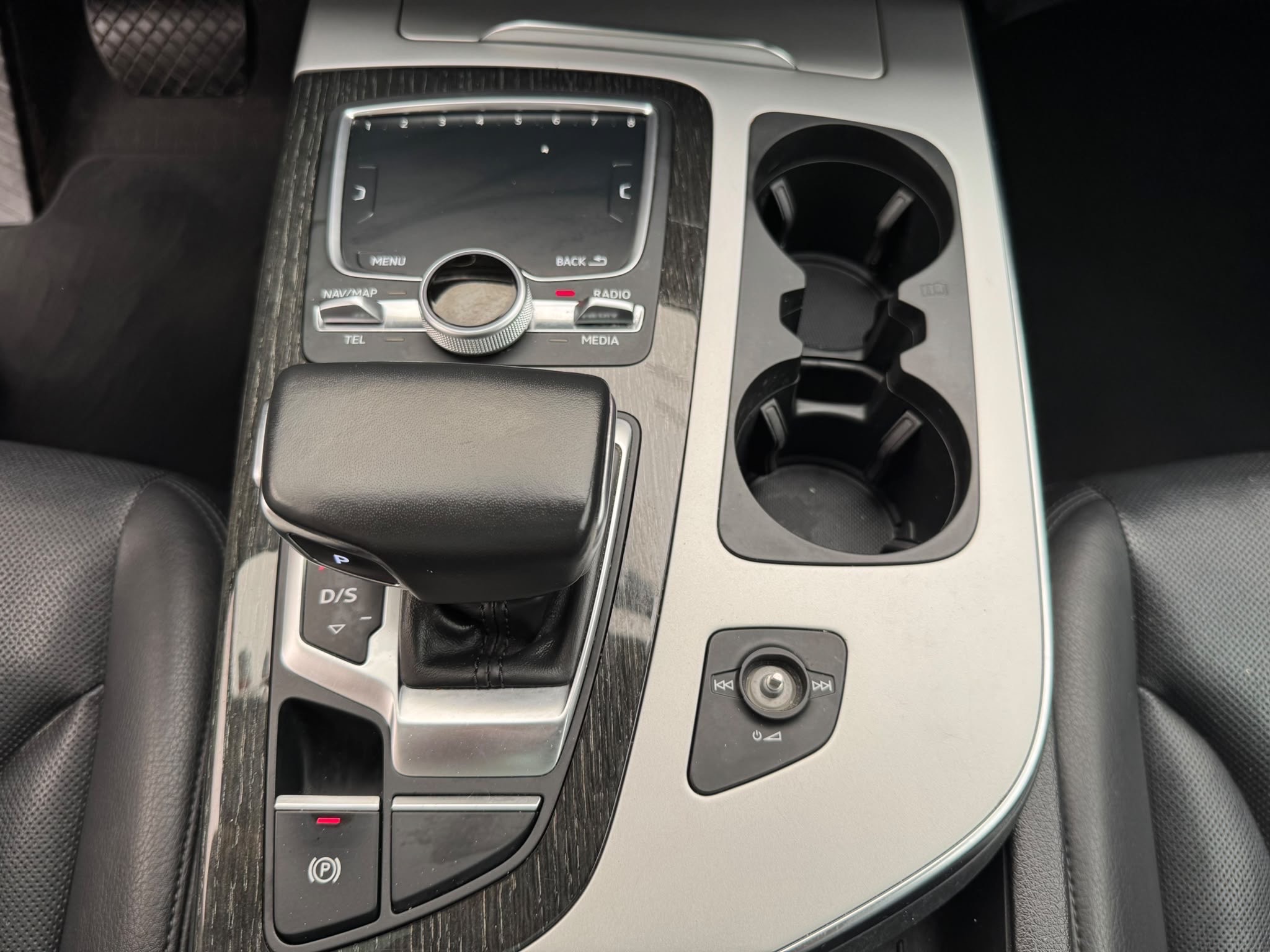 /canadacars/2018-Audi-Q7-09652237580844103.jpg