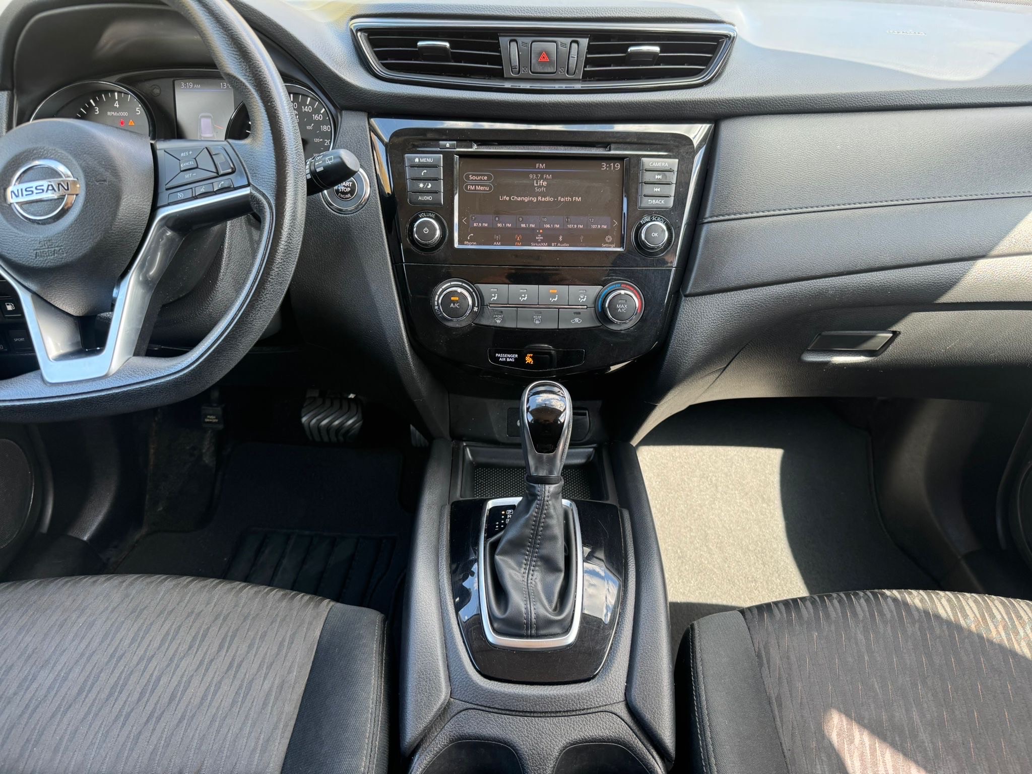 /canadacars/2018-Nissan-Rogue-21097093339109563.jpg