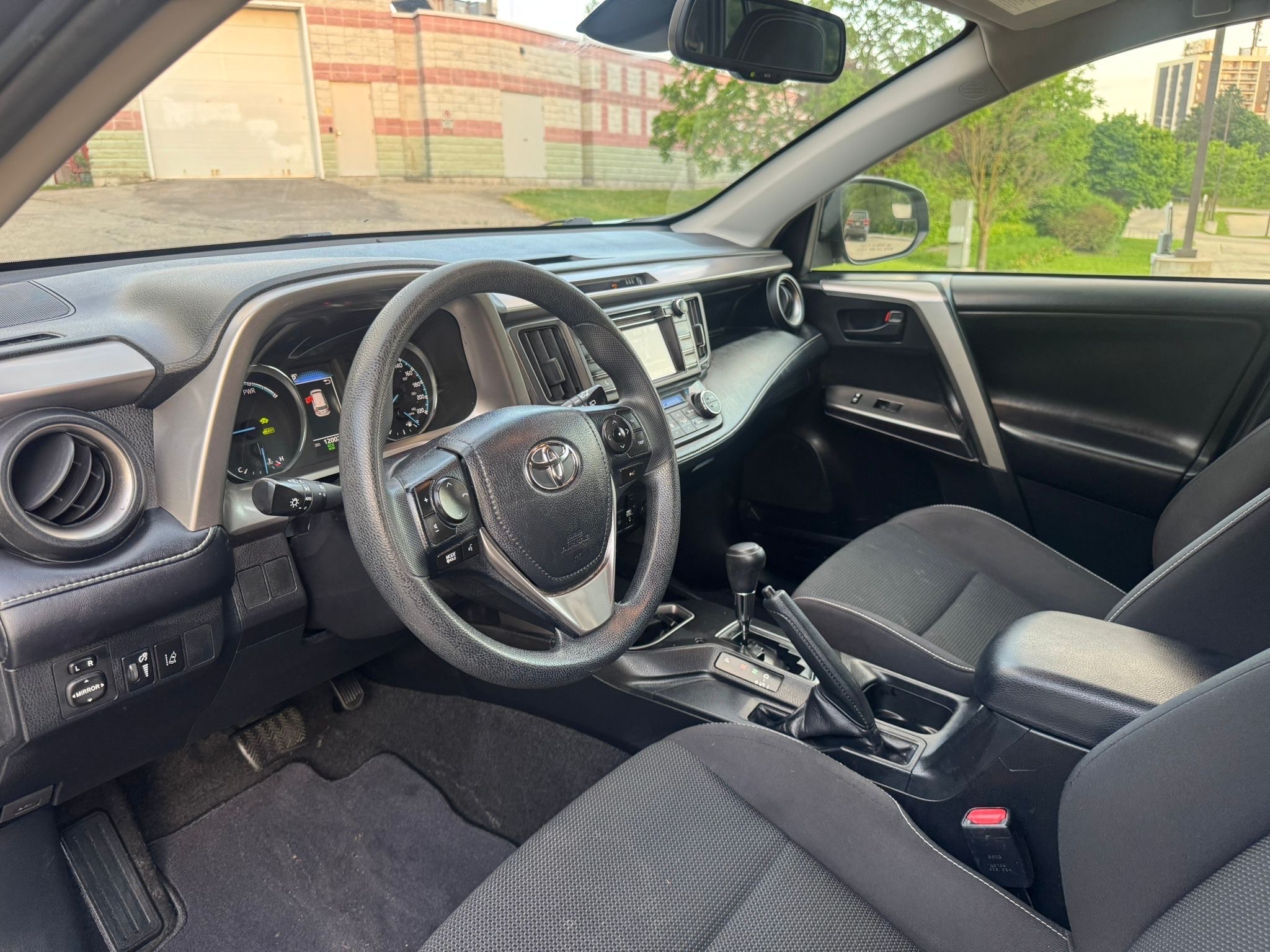 /canadacars/2018-Toyota-RAV4-48908887770153275.jpg