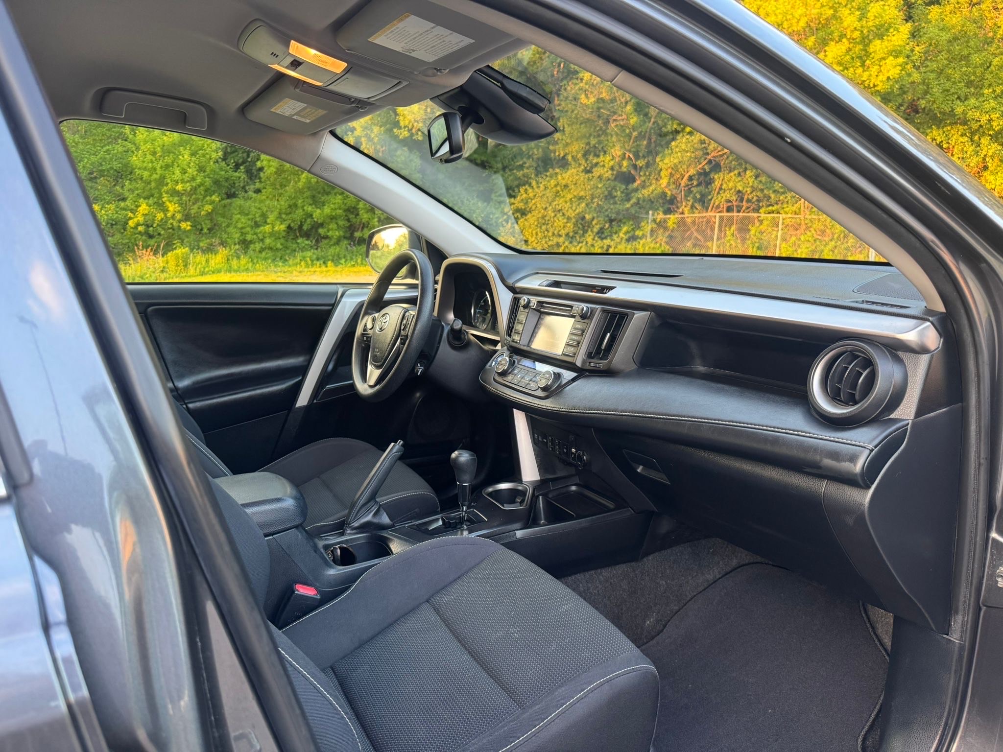 /canadacars/2018-Toyota-RAV4-7495111048231458.jpg
