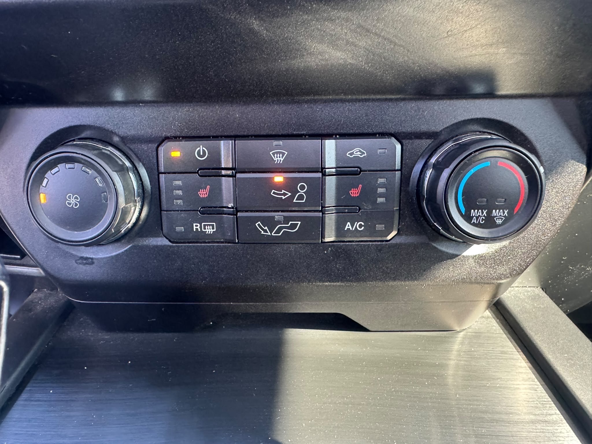 /canadacars/2019-Ford-F-150-15218456591410945.jpg