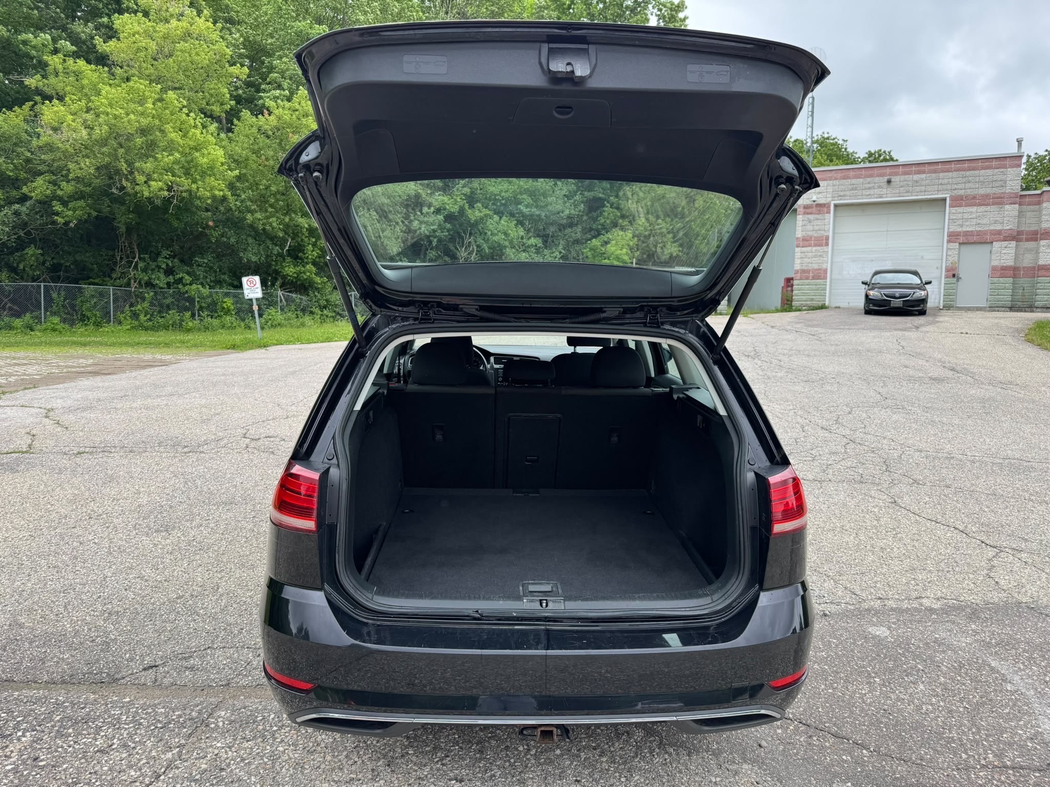 /canadacars/2019-Volkswagen-GolfSportWagen-9733078268440811.jpg
