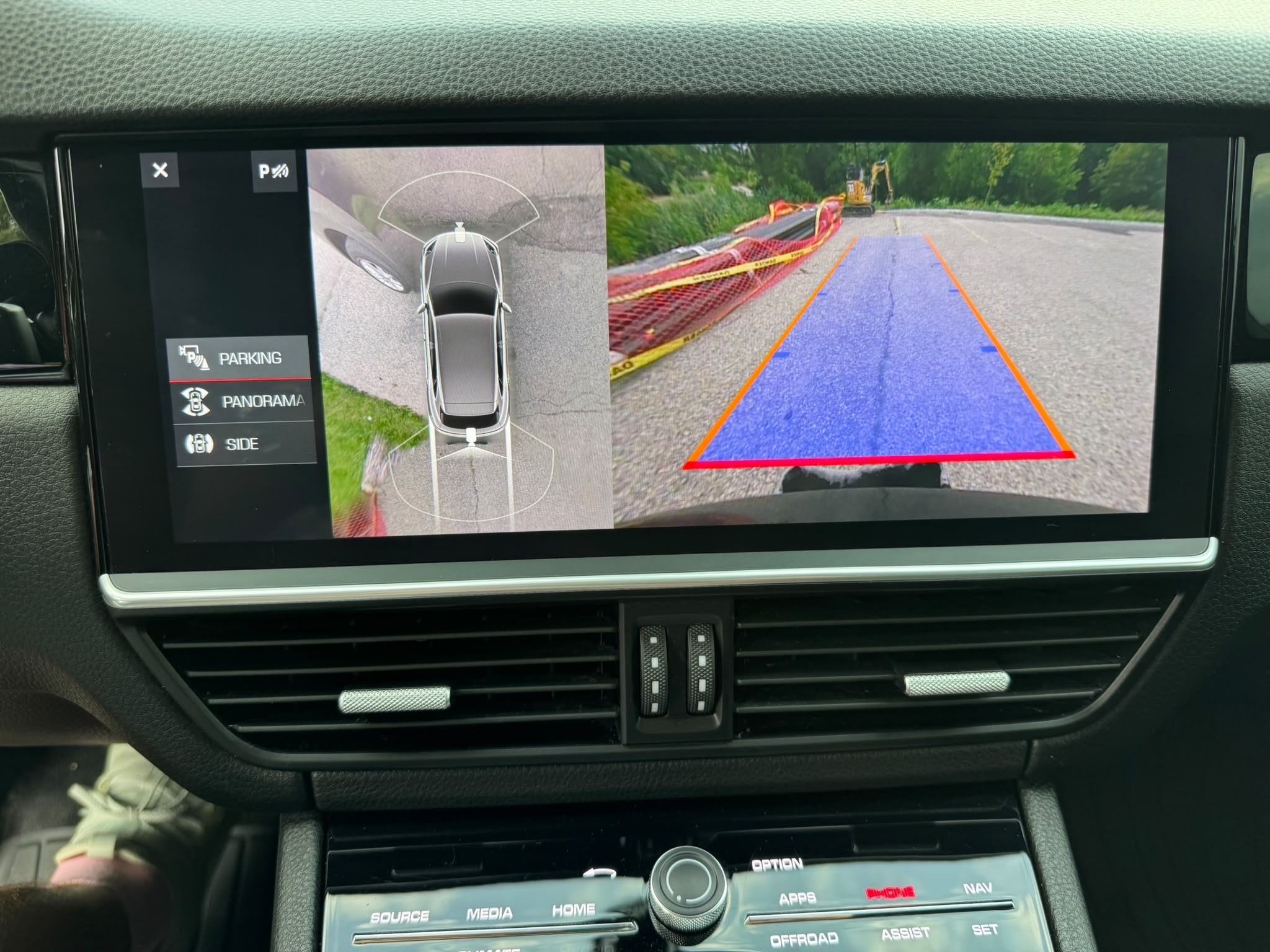/canadacars/2020-Porsche-Cayenne-2430883557928818.jpg