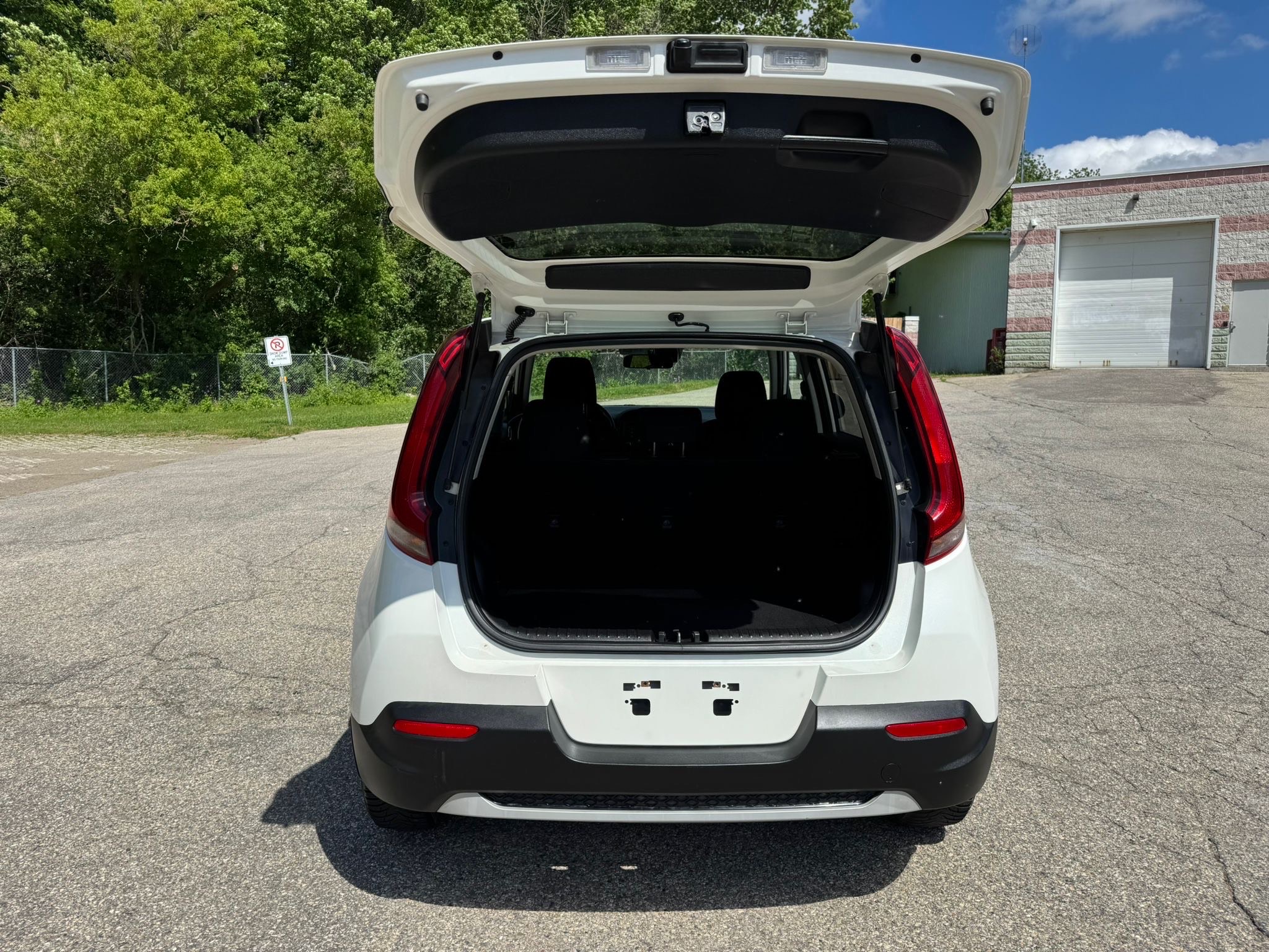 /canadacars/2021-Kia-Soul-15933402299035682.jpg
