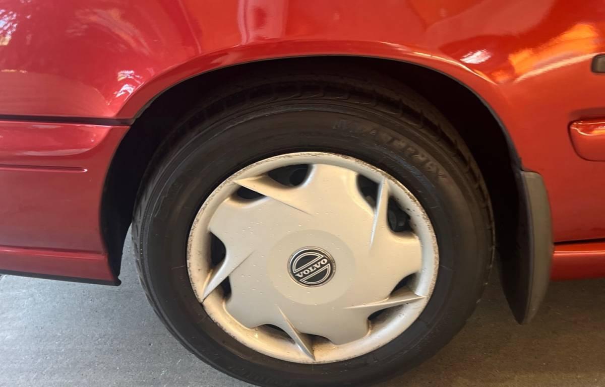 /canwestautoinc/1998-Volvo-S70Series-30675405966955127.jpg
