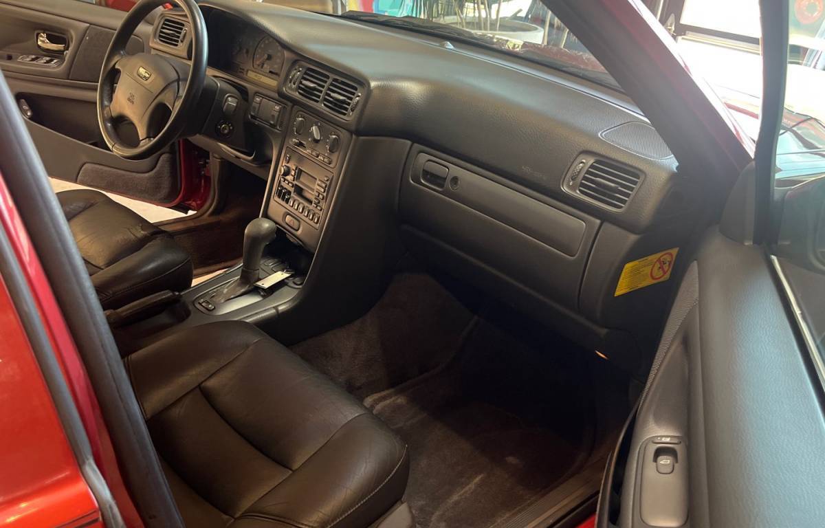 /canwestautoinc/1998-Volvo-S70Series-5779371701606288.jpg