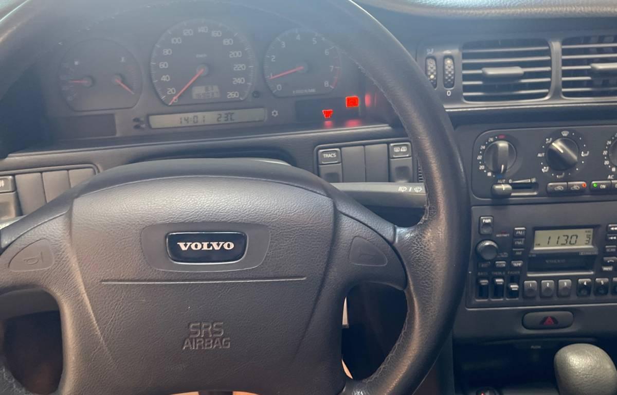 /canwestautoinc/1998-Volvo-S70Series-8292876268765286.jpg