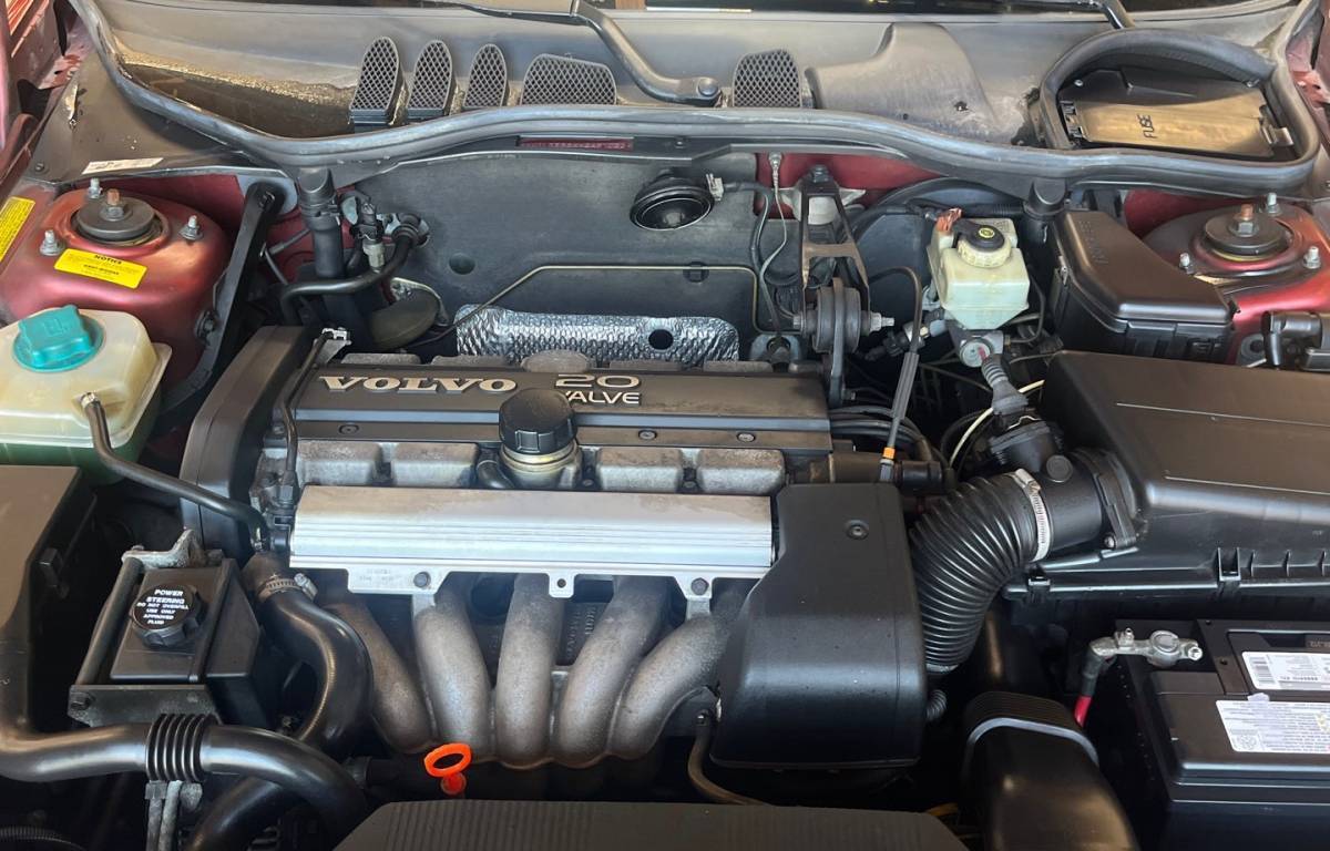 /canwestautoinc/1998-Volvo-S70Series-9331360678867435.jpg