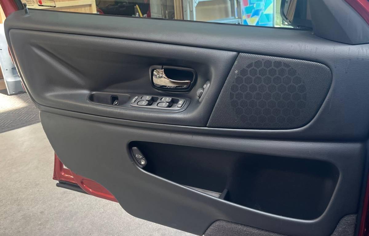 /canwestautoinc/1998-Volvo-S70Series-9415707805726634.jpg