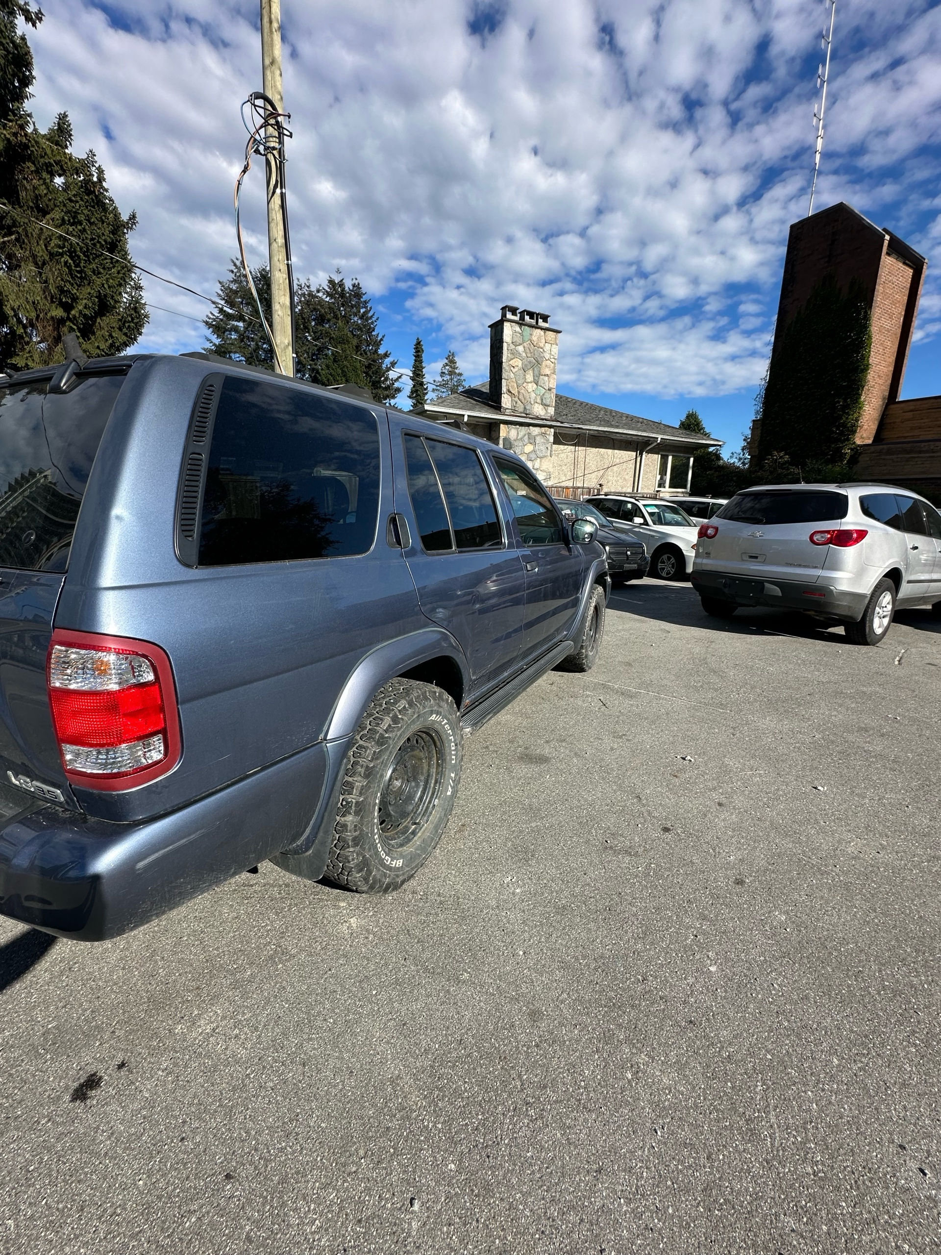/canwestautoinc/2001-Nissan-Pathfinder-2755891146050373.jpg