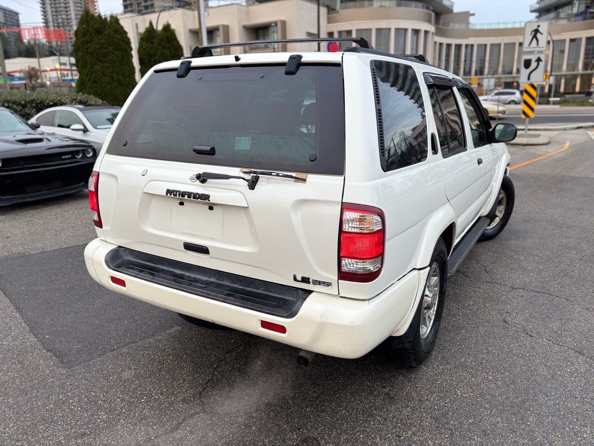 /canwestautoinc/2001-Nissan-Pathfinder-3857226911076894.jpg