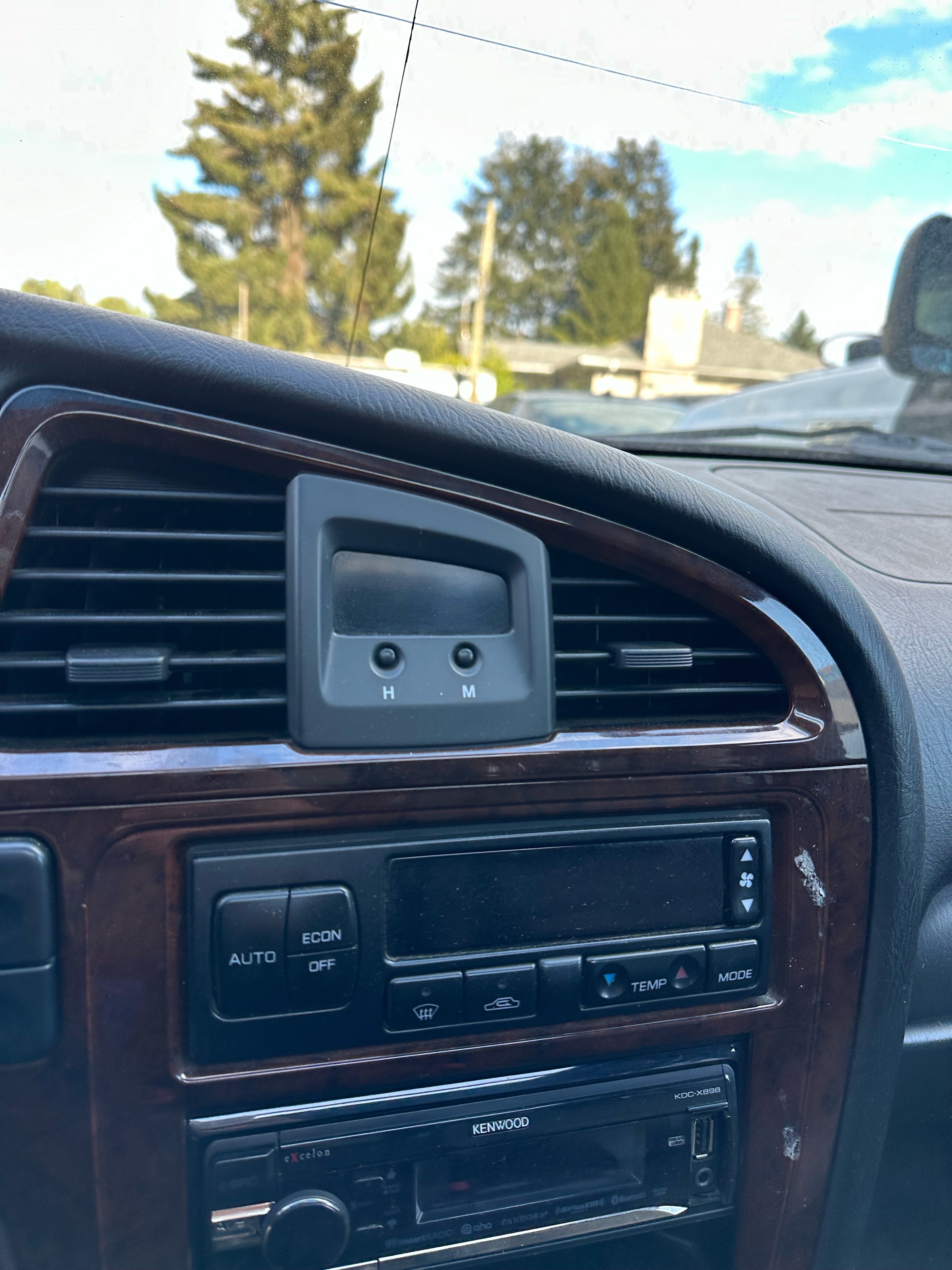 /canwestautoinc/2001-Nissan-Pathfinder-7127775674130576.jpg