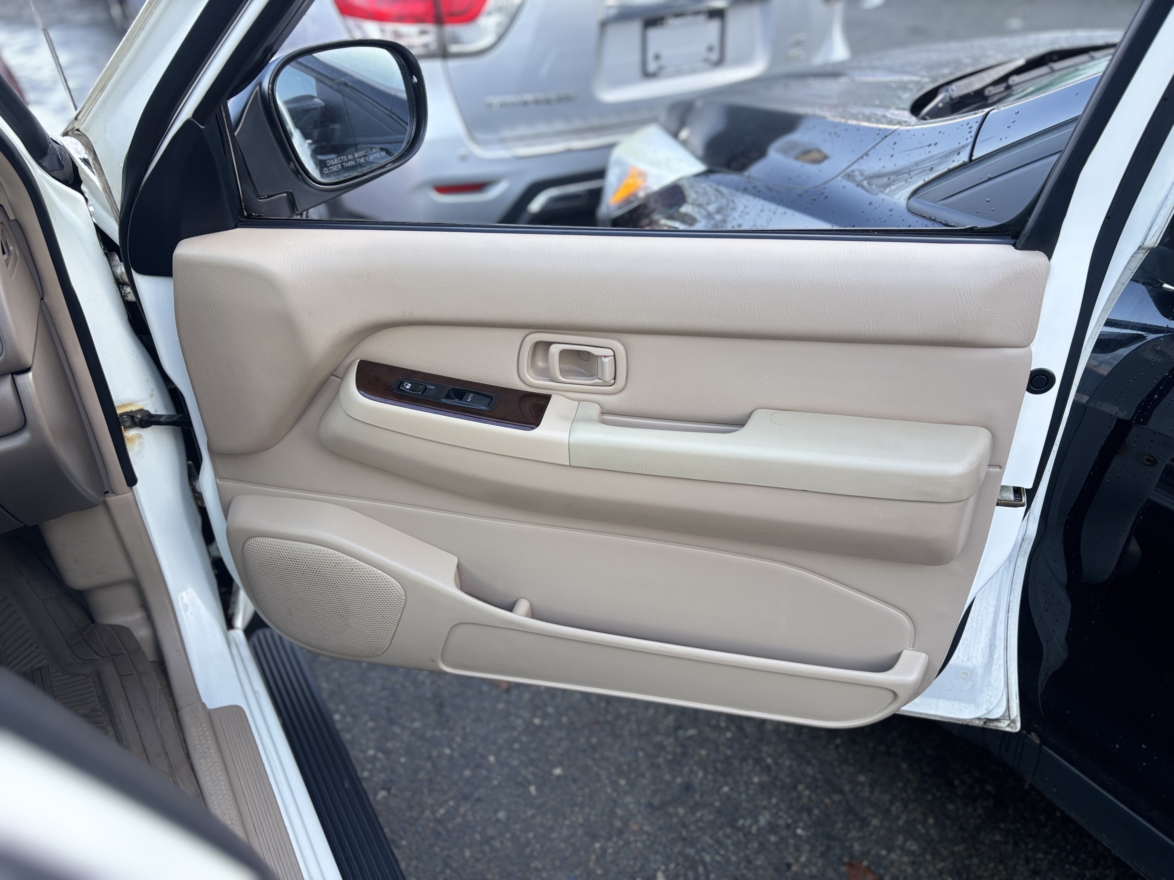 /canwestautoinc/2001-Nissan-Pathfinder-7445361493569282.jpg