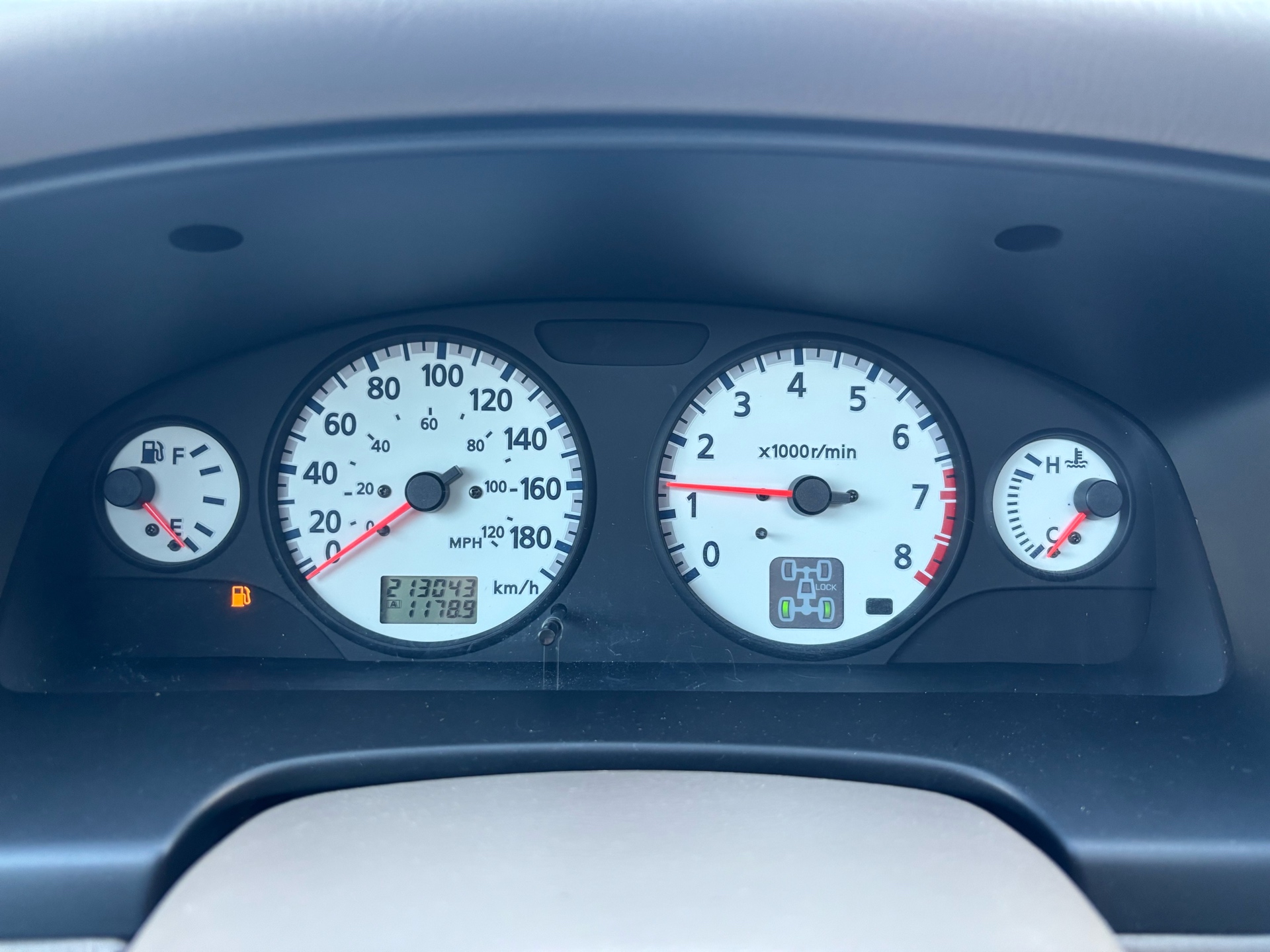 /canwestautoinc/2001-Nissan-Pathfinder-9173905390921286.jpg