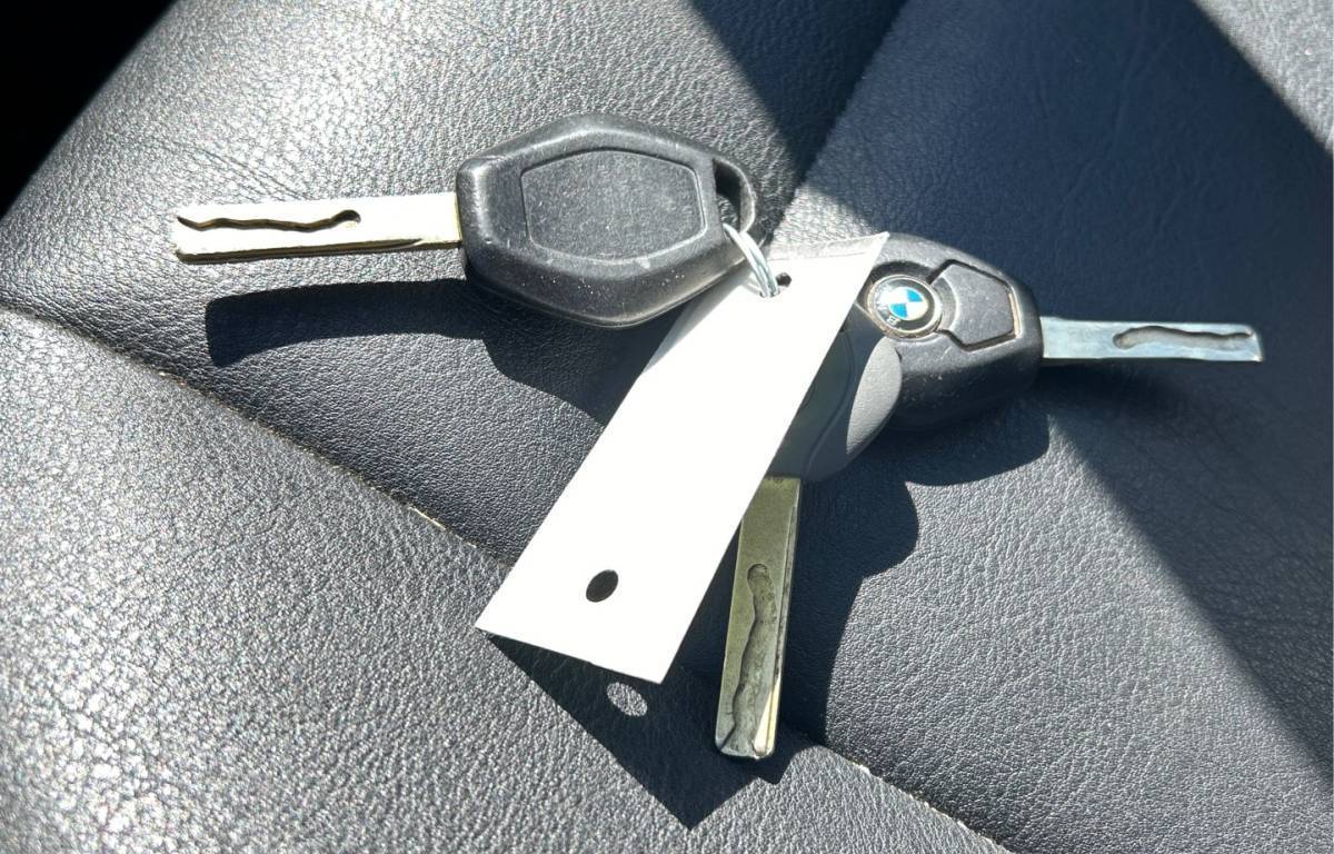 /canwestautoinc/2002-BMW-3Series-015359924351620702.jpg