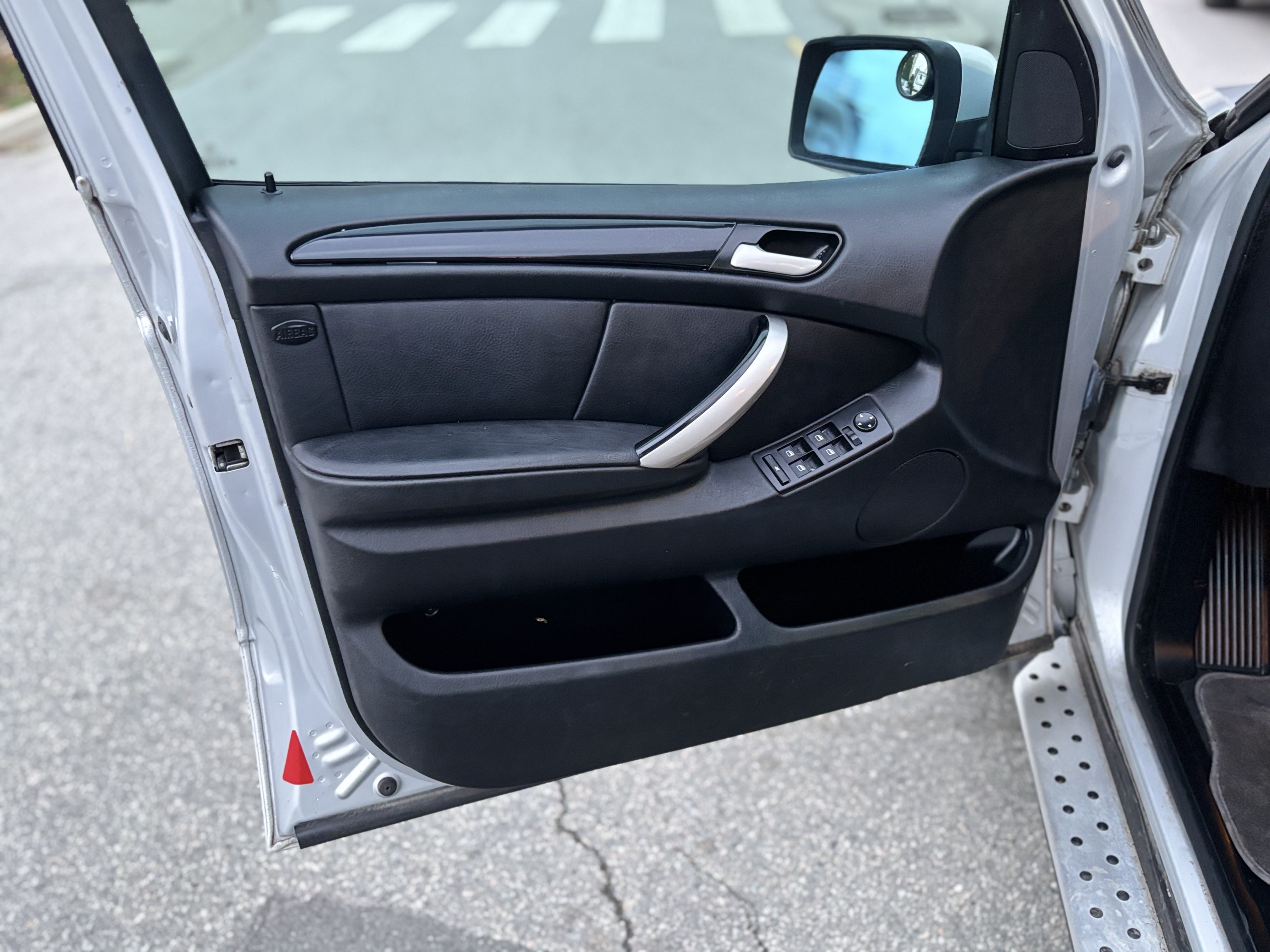 /canwestautoinc/2002-BMW-X5Series-22669421672235712.jpg