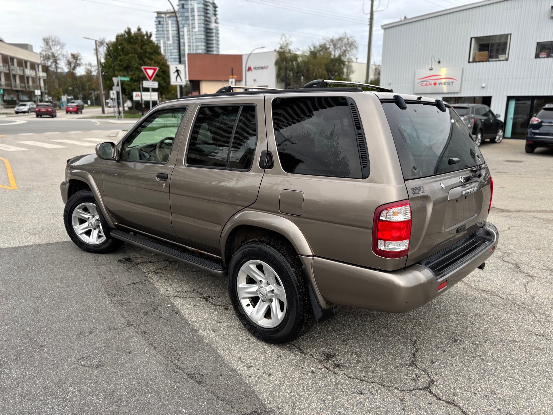 /canwestautoinc/2002-Nissan-Pathfinder-7683294637946265.jpg
