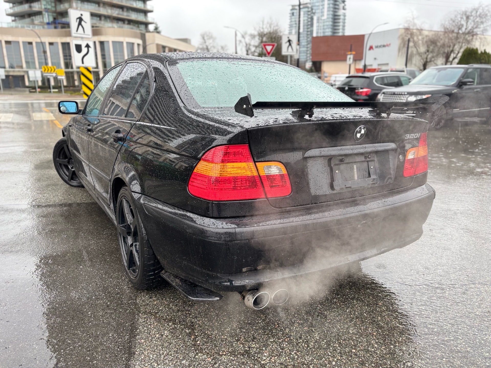 /canwestautoinc/2003-BMW-3Series-8951927418528354.jpg