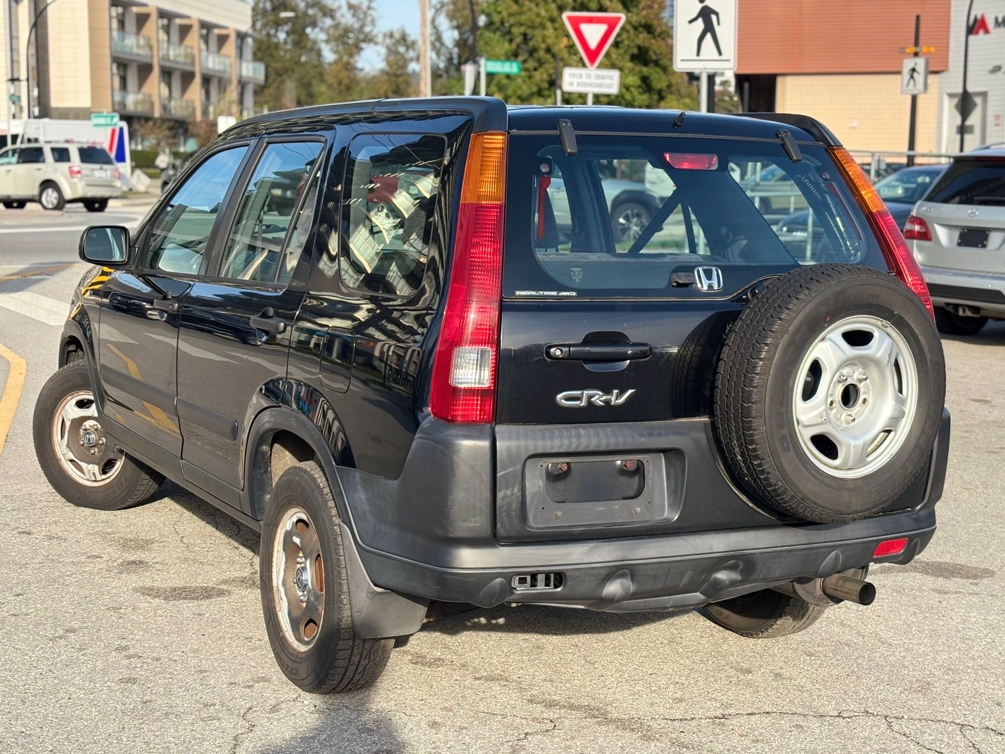 /canwestautoinc/2003-Honda-CR-V-8888621149708449.jpg
