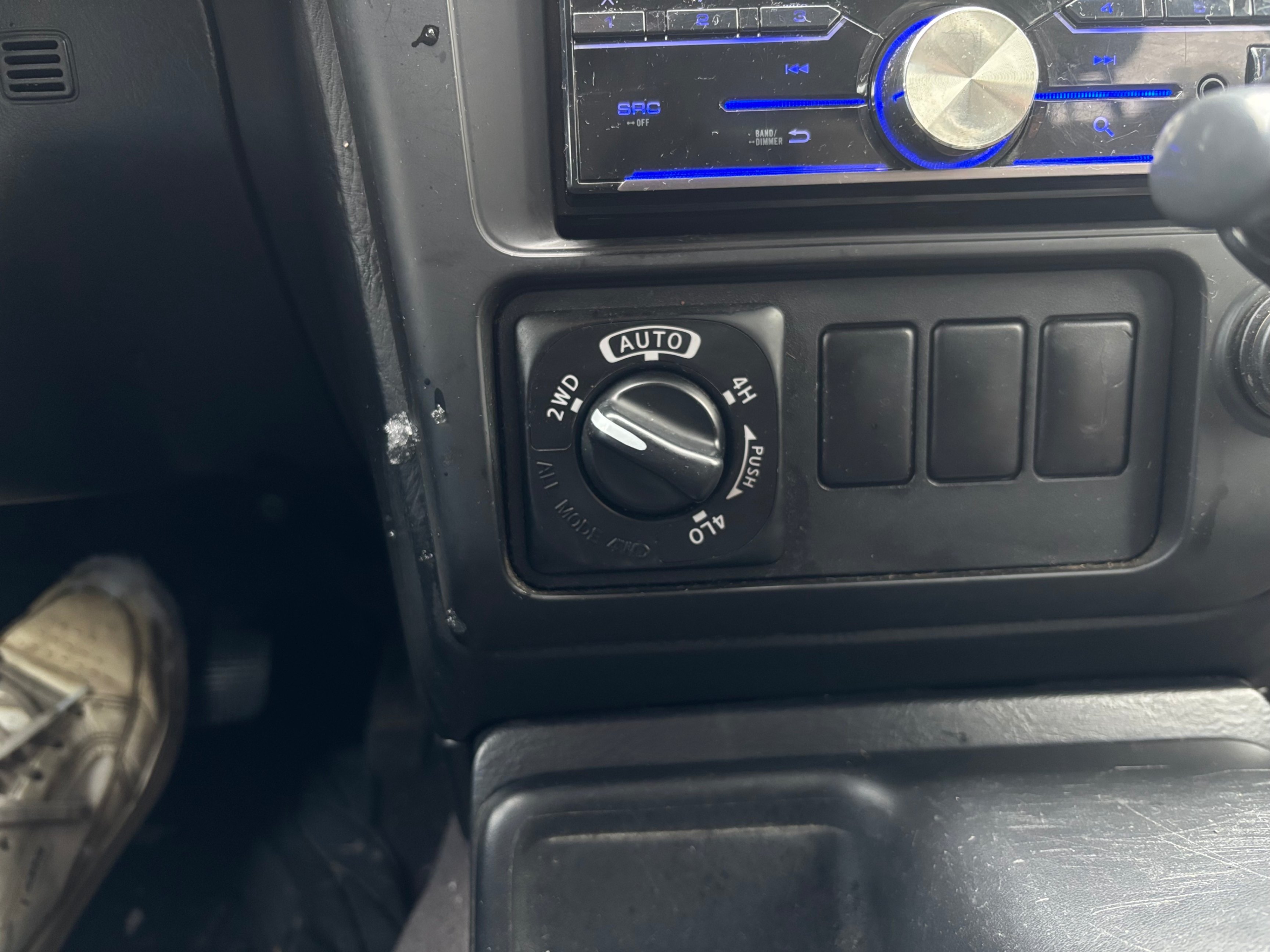 /canwestautoinc/2003-Nissan-Pathfinder-8739065614883466.jpg