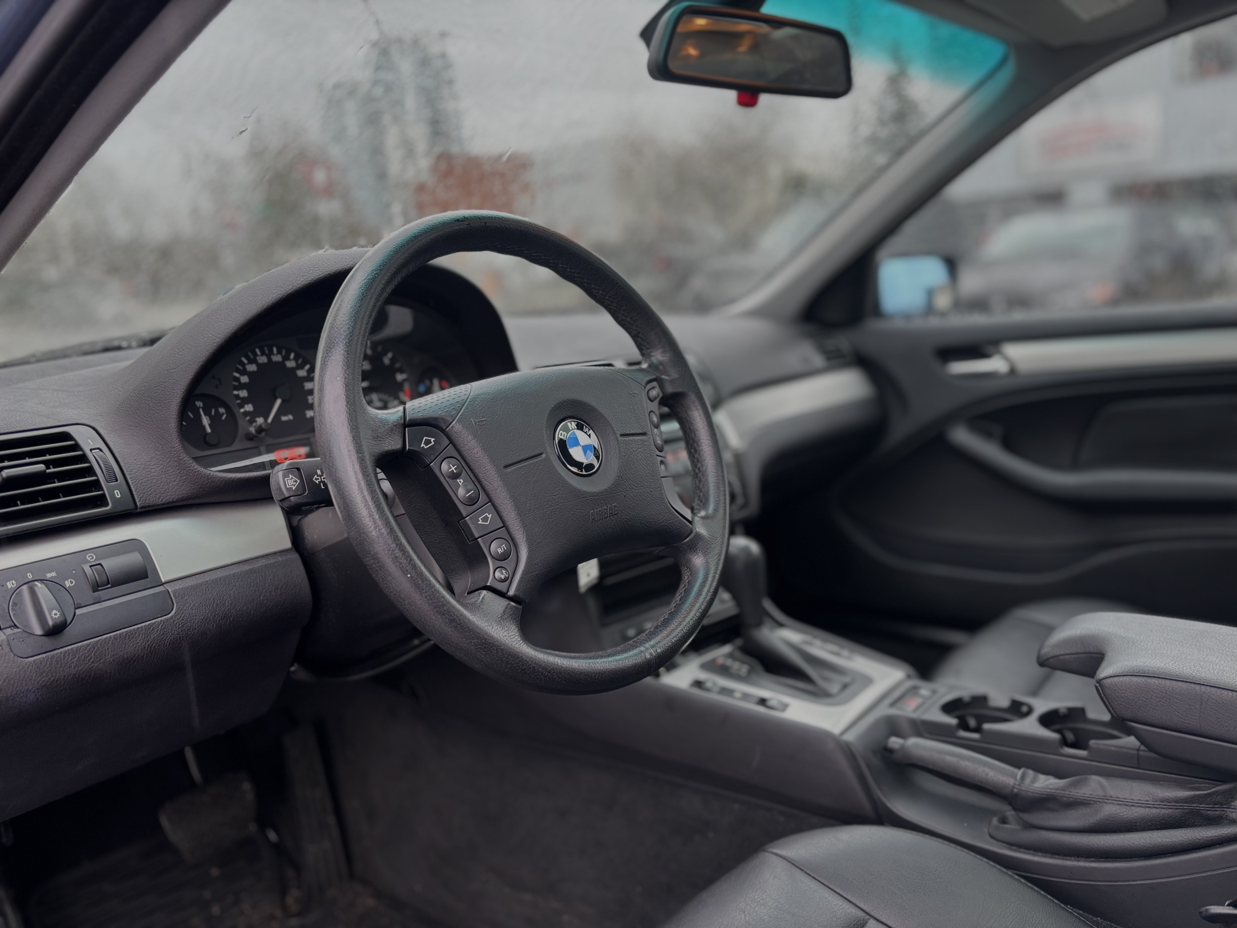 /canwestautoinc/2004-BMW-3Series-5773906579521011.jpg