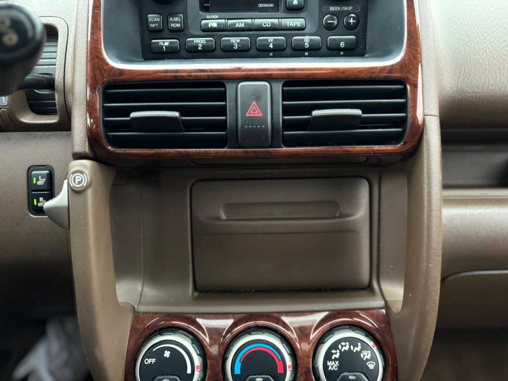 /canwestautoinc/2004-Honda-CR-V-08710877686932039.jpg