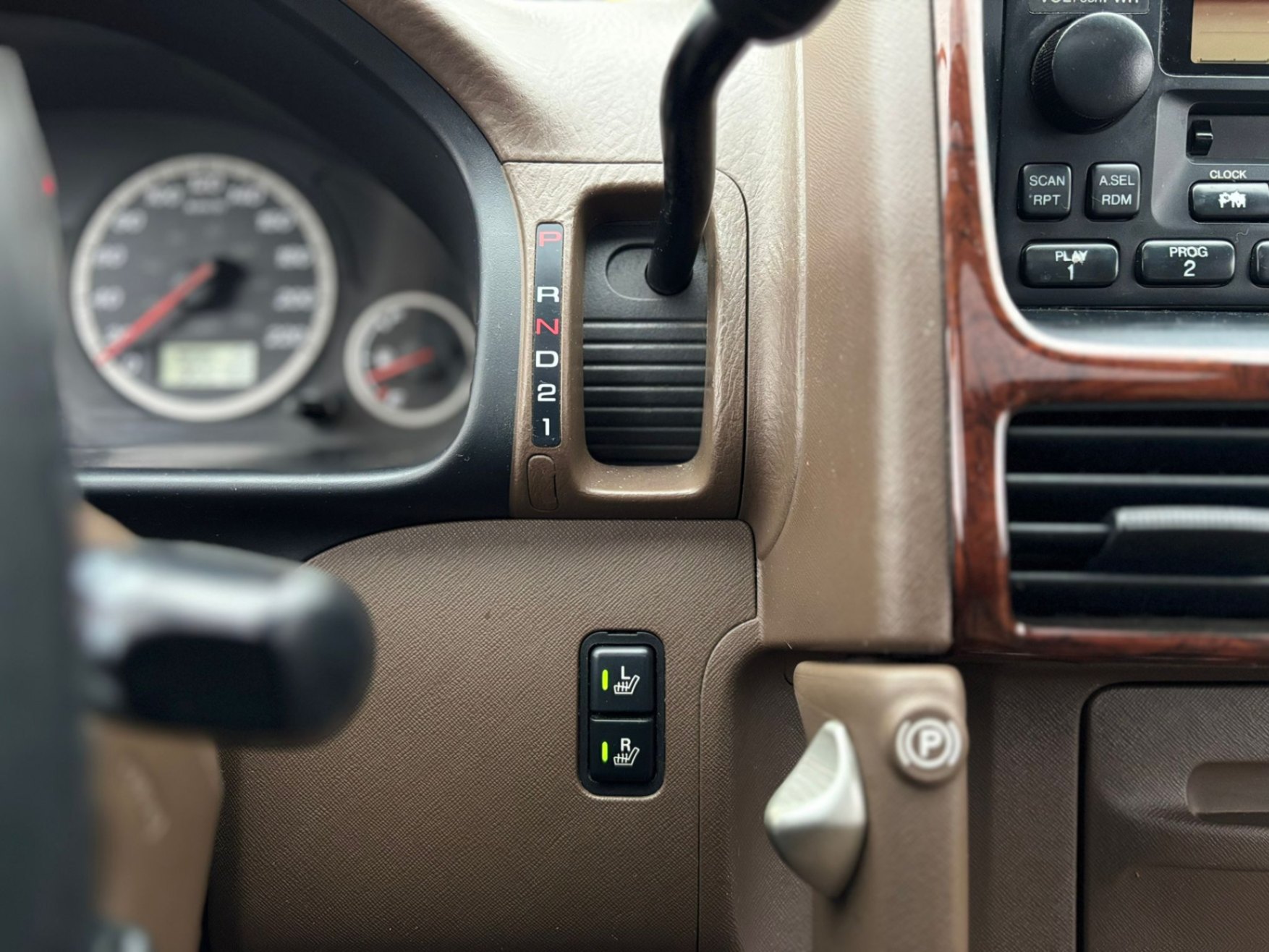 /canwestautoinc/2004-Honda-CR-V-32493567831334613.jpg