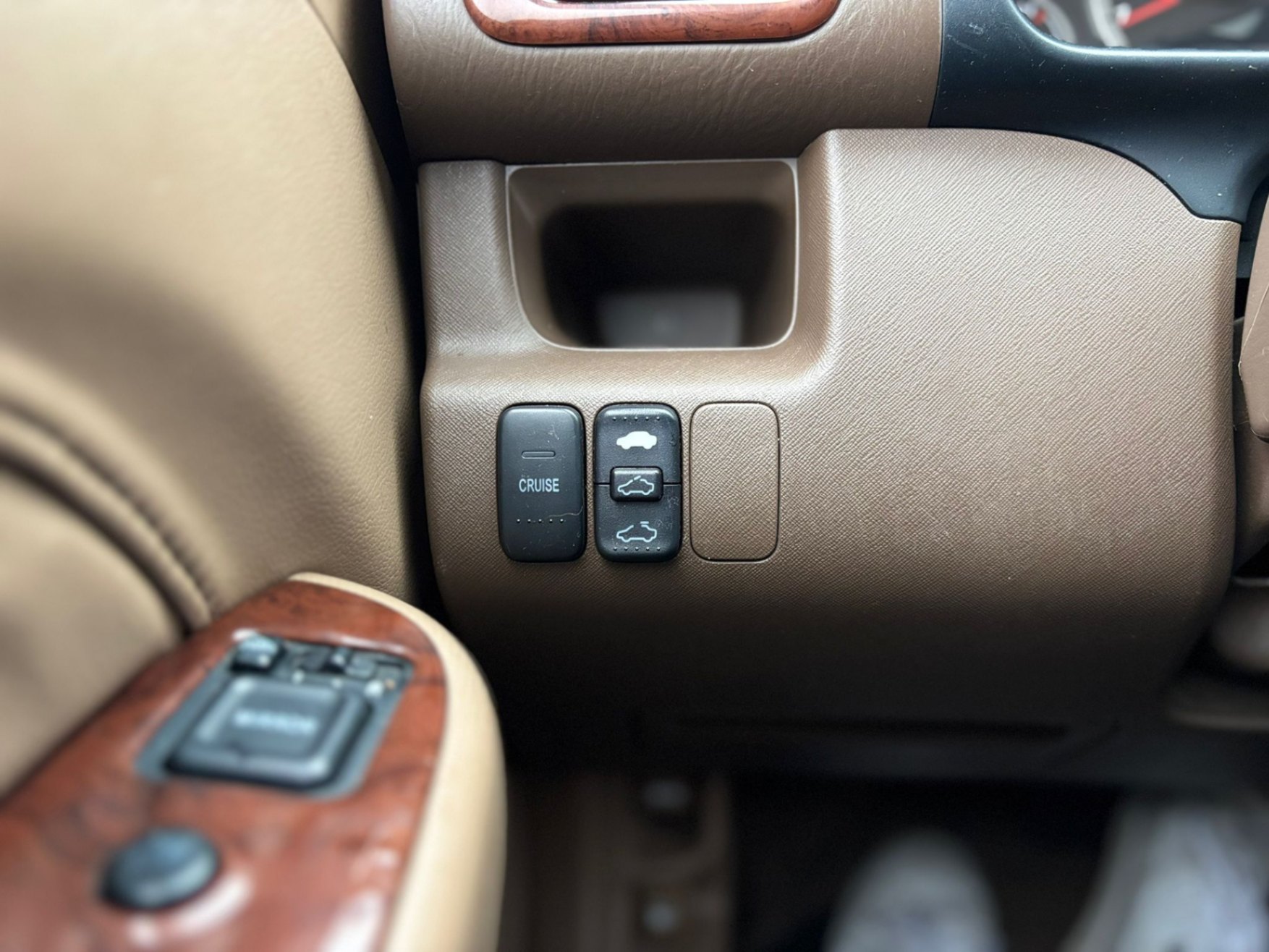 /canwestautoinc/2004-Honda-CR-V-6309048237514523.jpg
