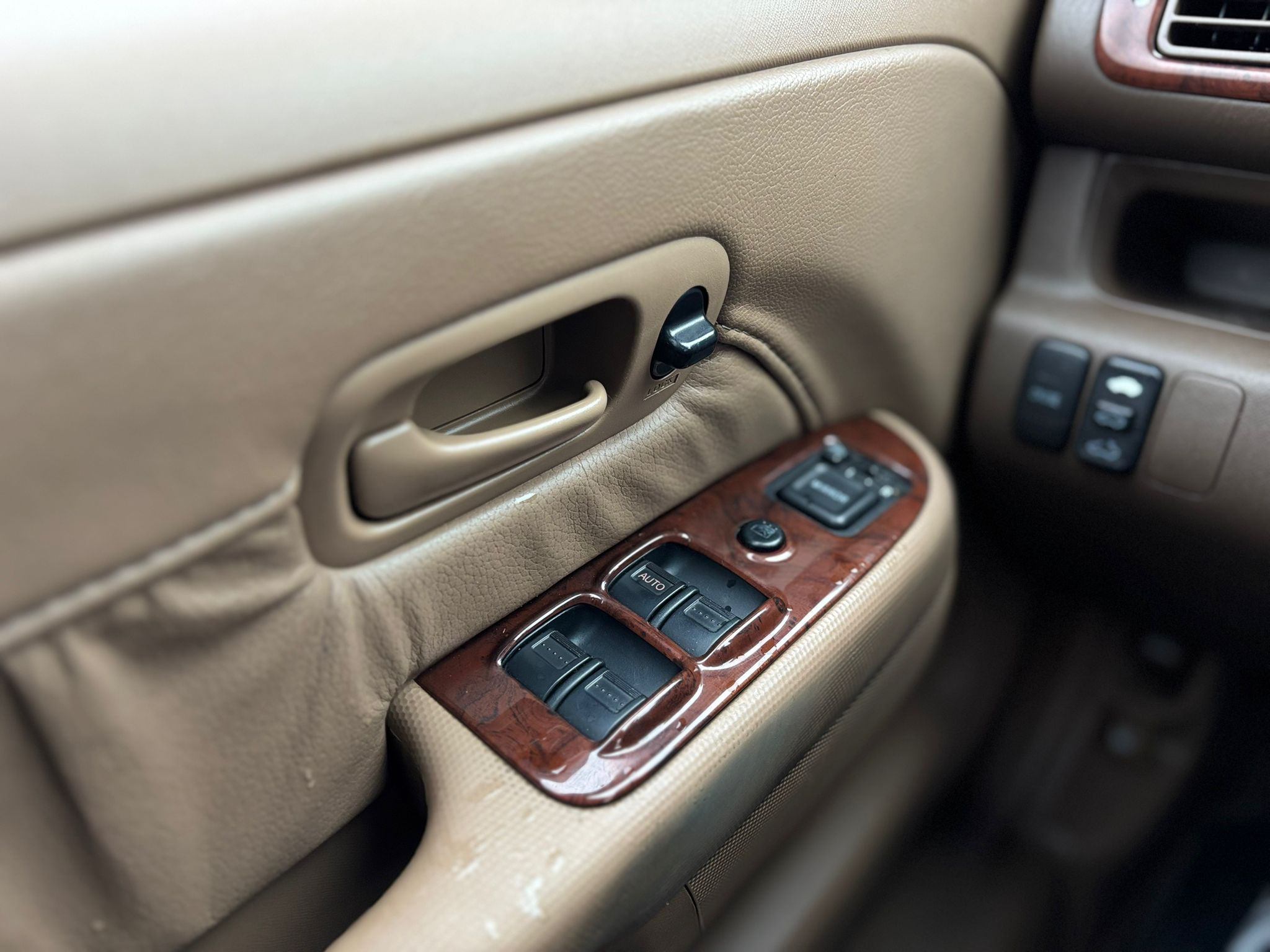 /canwestautoinc/2004-Honda-CR-V-8882372255839857.jpg