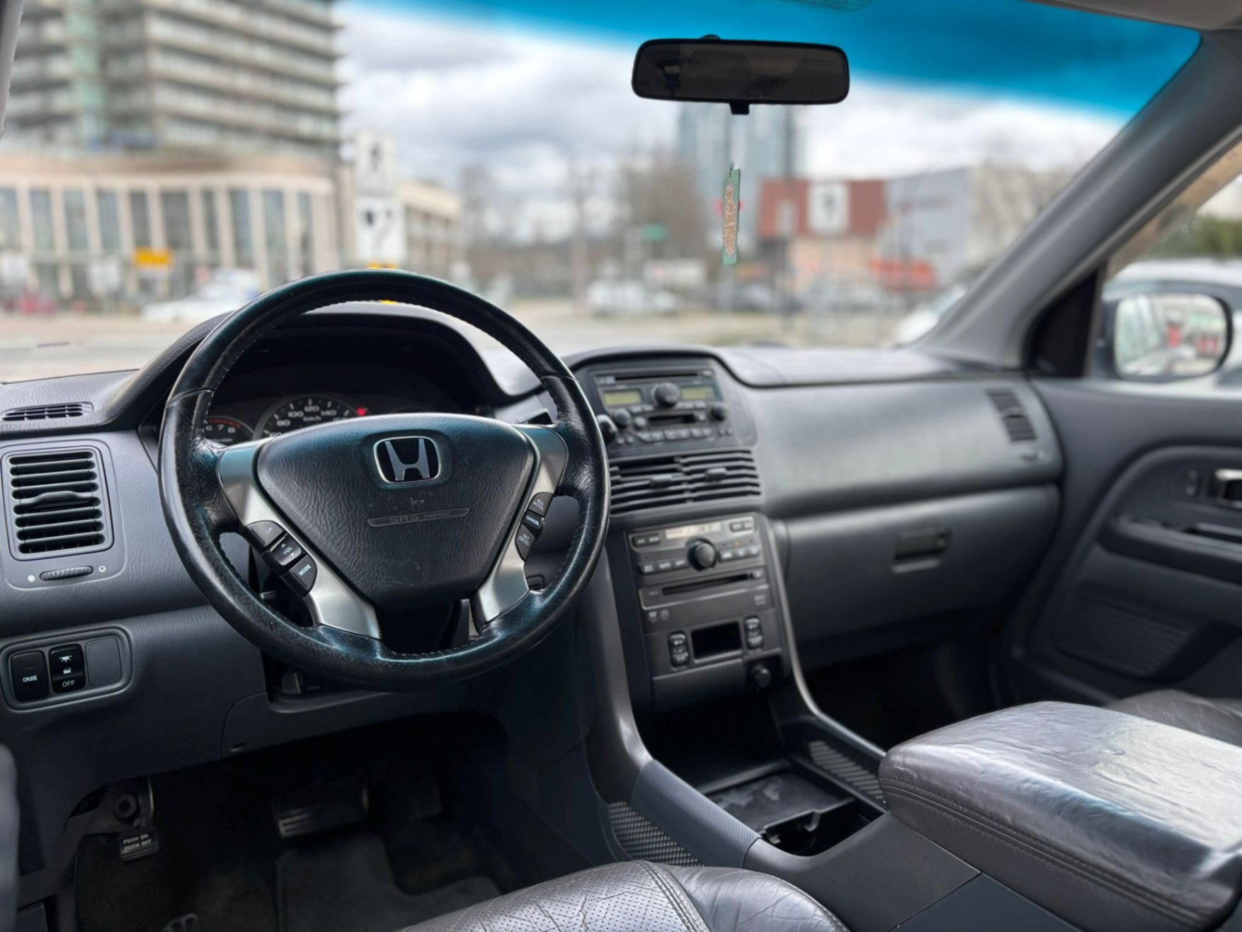 /canwestautoinc/2004-Honda-Pilot-04307342443604267.jpg