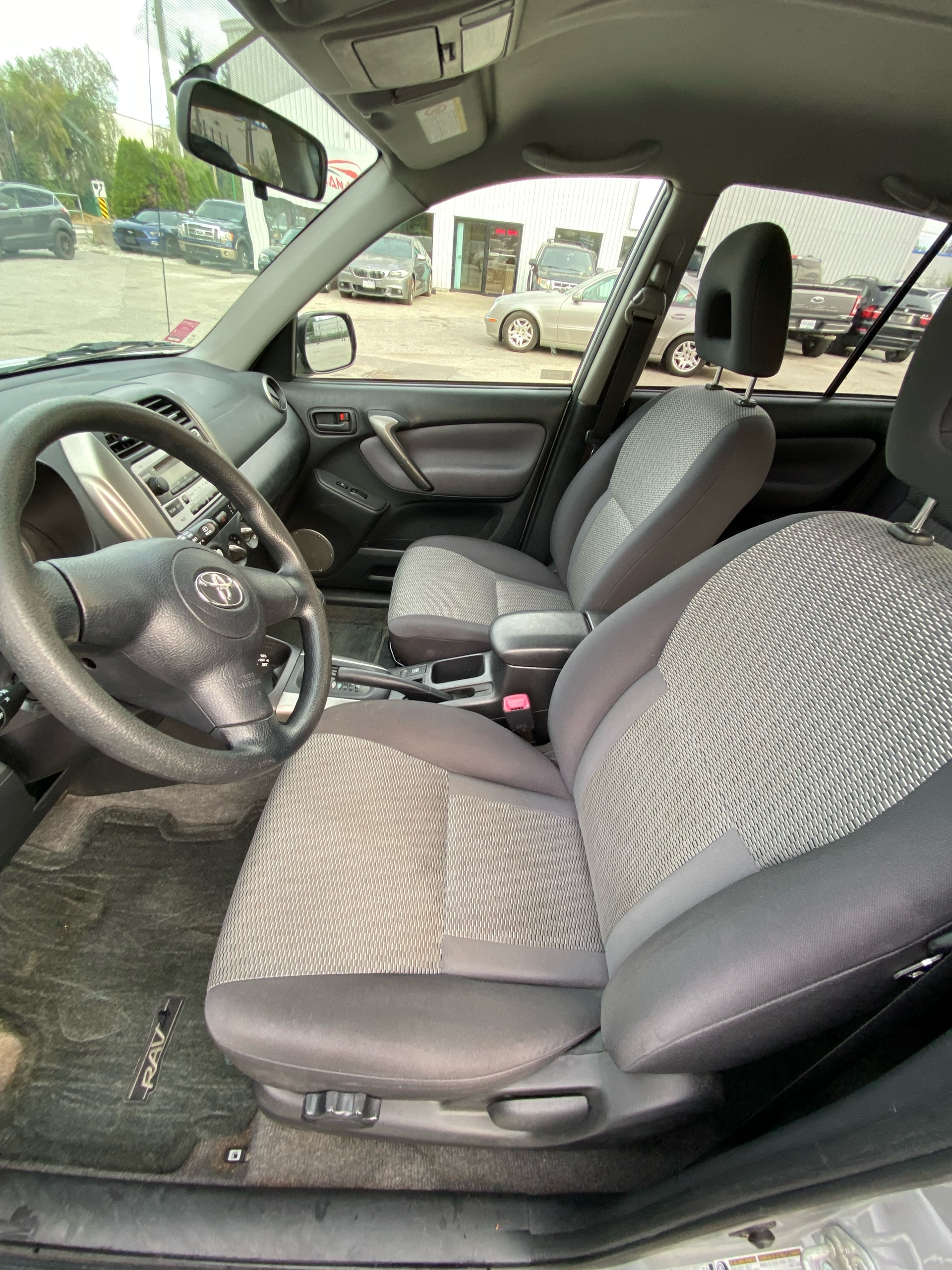 /canwestautoinc/2004-Toyota-RAV4-9503684162798354.jpg