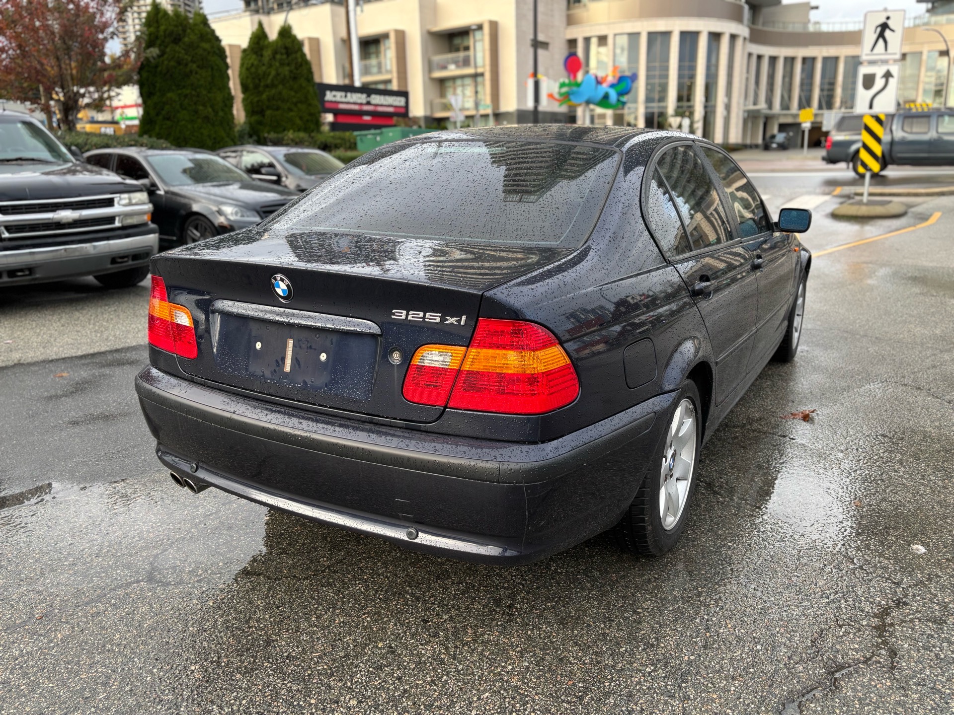 /canwestautoinc/2005-BMW-3Series-02648029741089908.jpg