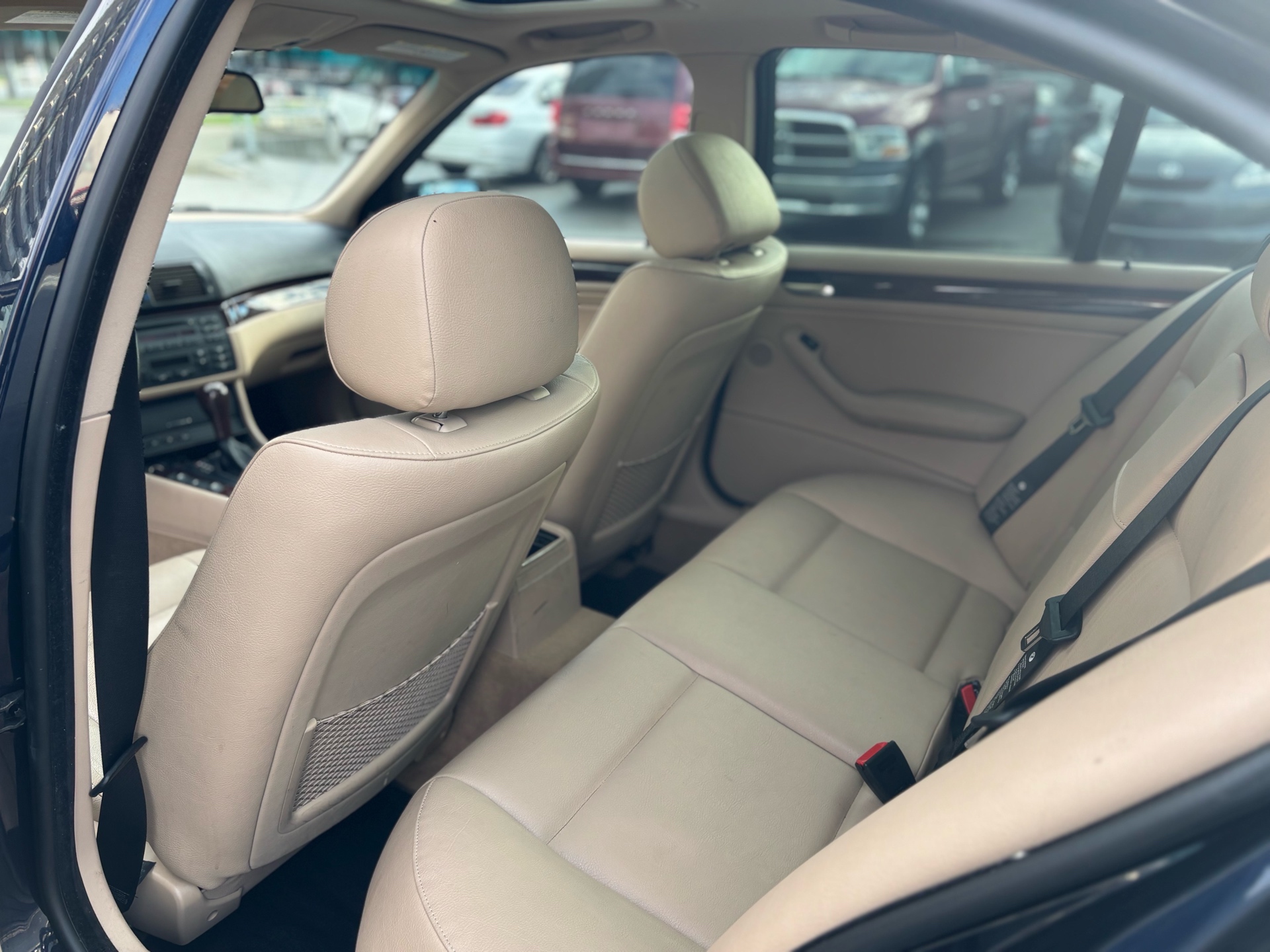 /canwestautoinc/2005-BMW-3Series-1050104275112691.jpg