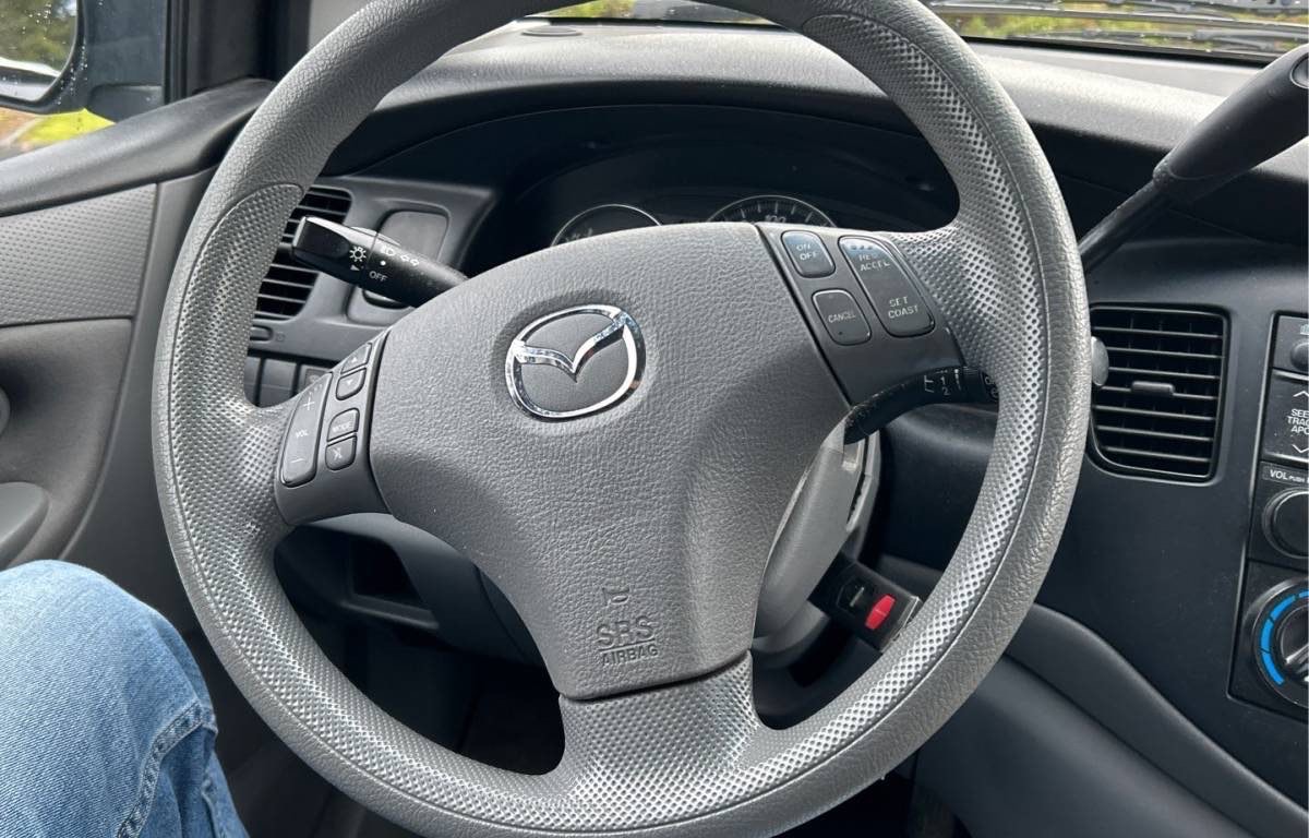 /canwestautoinc/2005-Mazda-MPVWagon-580171243945818.jpg